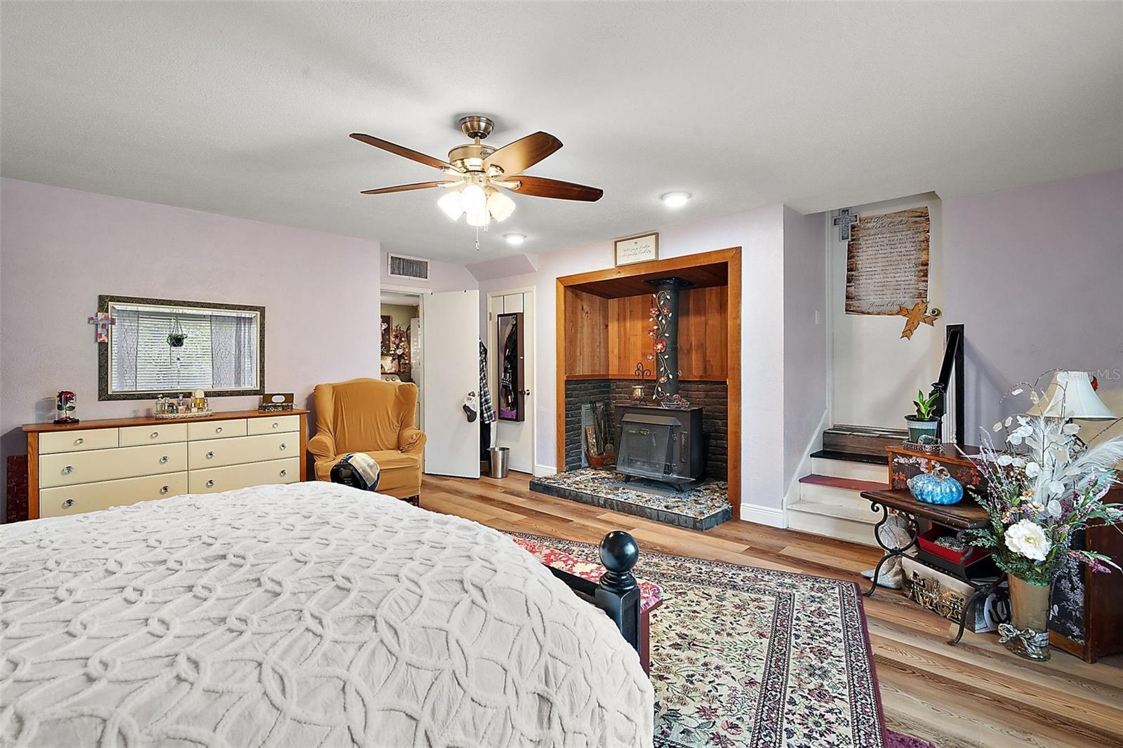 Image 13 of 41 For 27212 Orange Avenue
