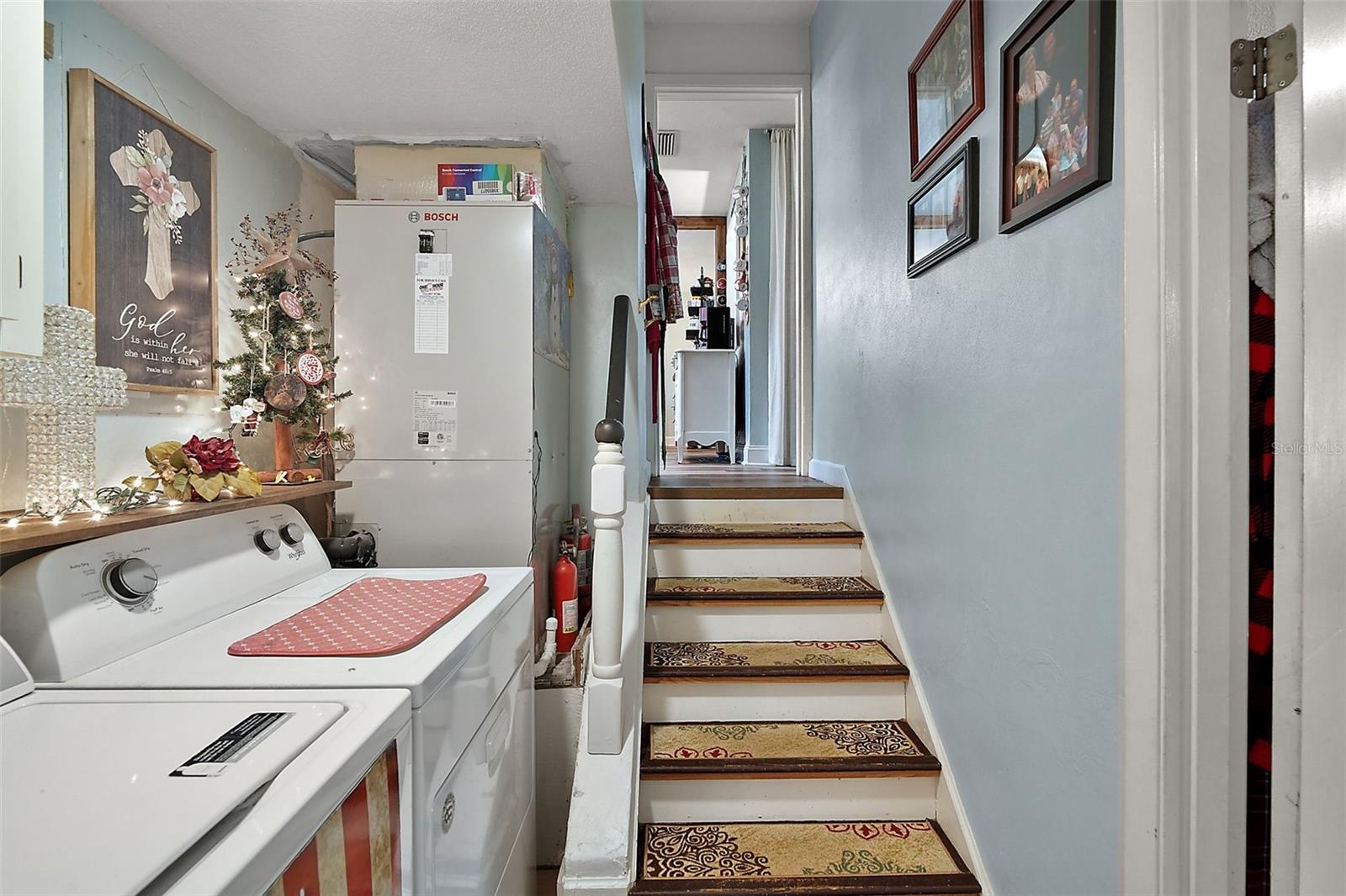 Image 17 of 41 For 27212 Orange Avenue