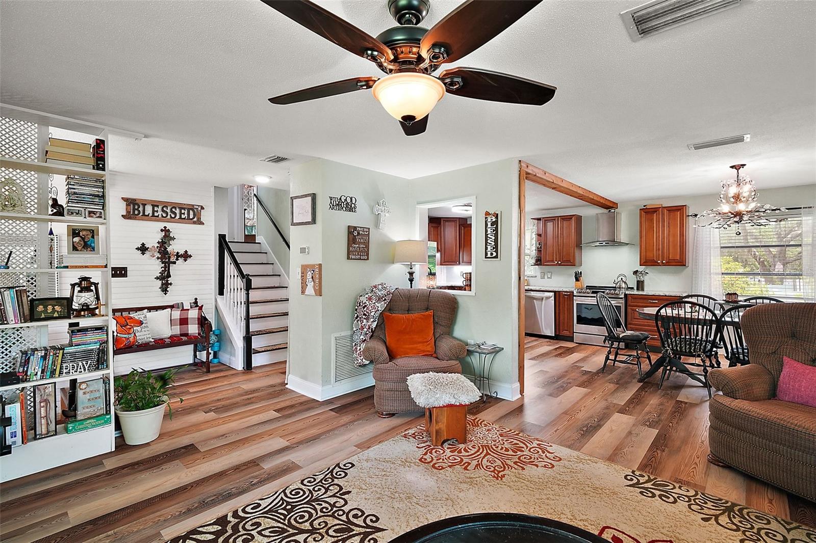 Image 18 of 41 For 27212 Orange Avenue