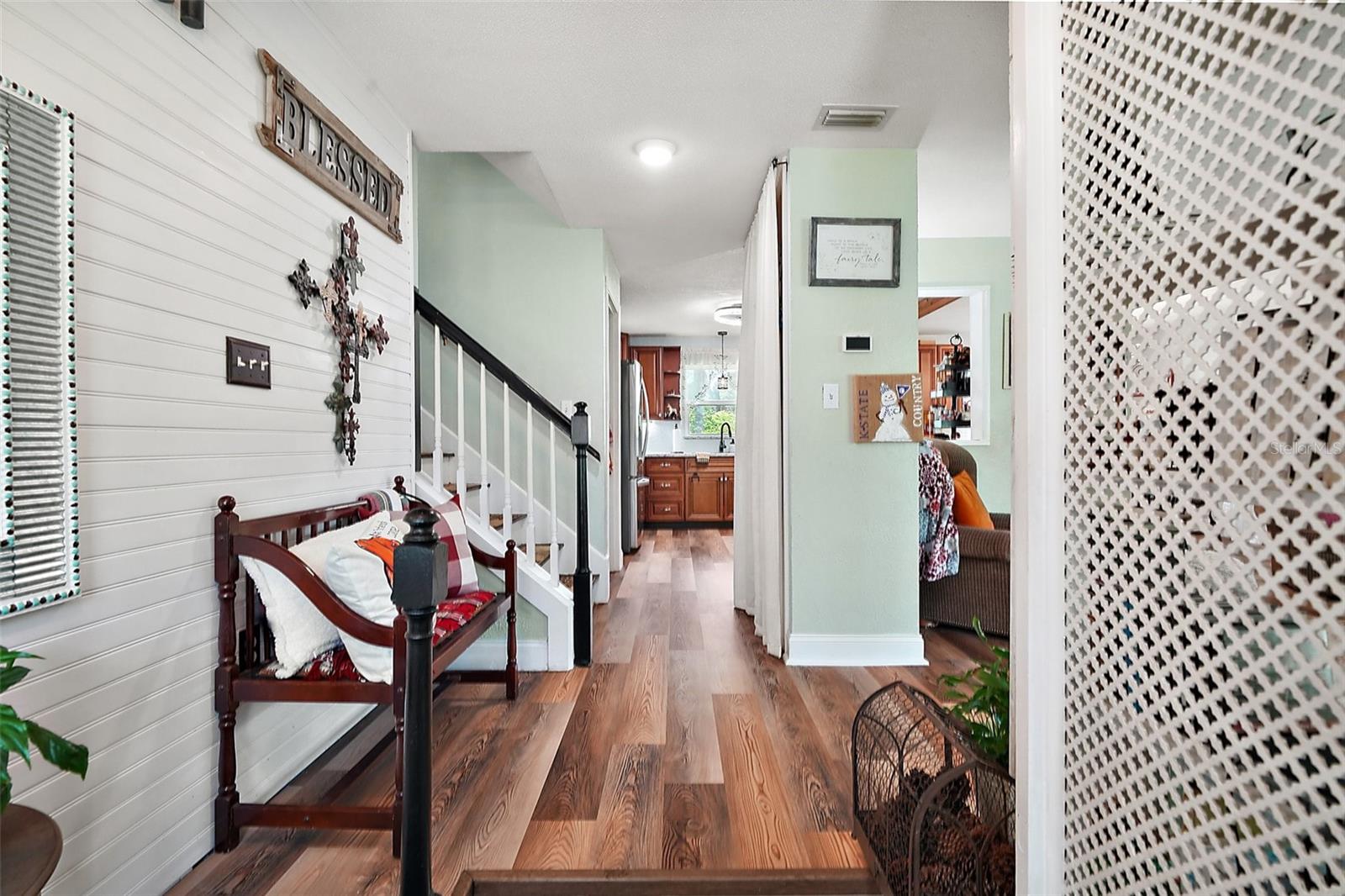 Image 19 of 41 For 27212 Orange Avenue