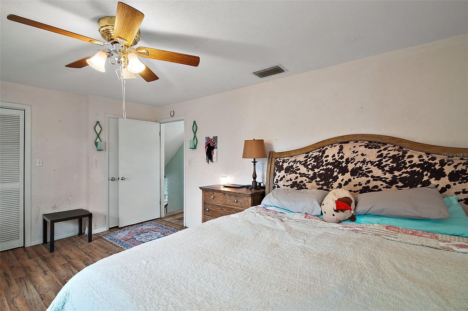 Image 23 of 41 For 27212 Orange Avenue