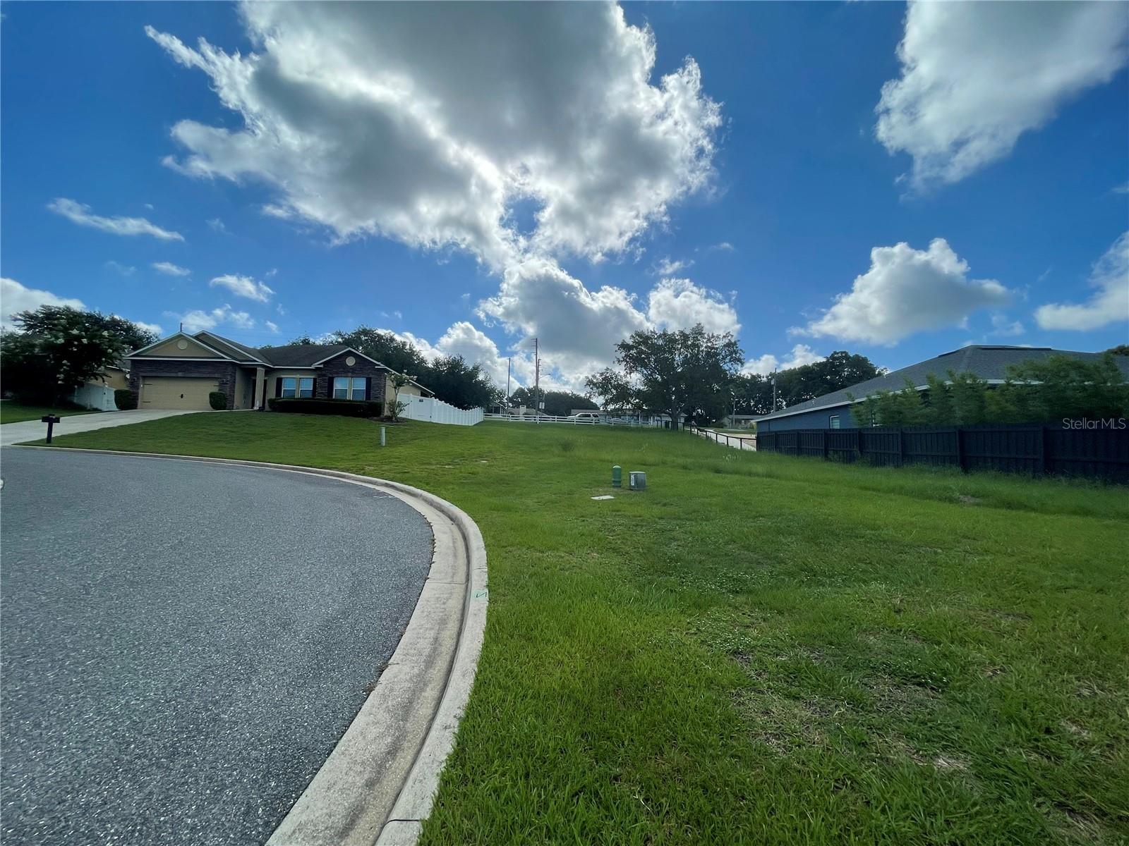 Image 15 of 38 For Country Club Road