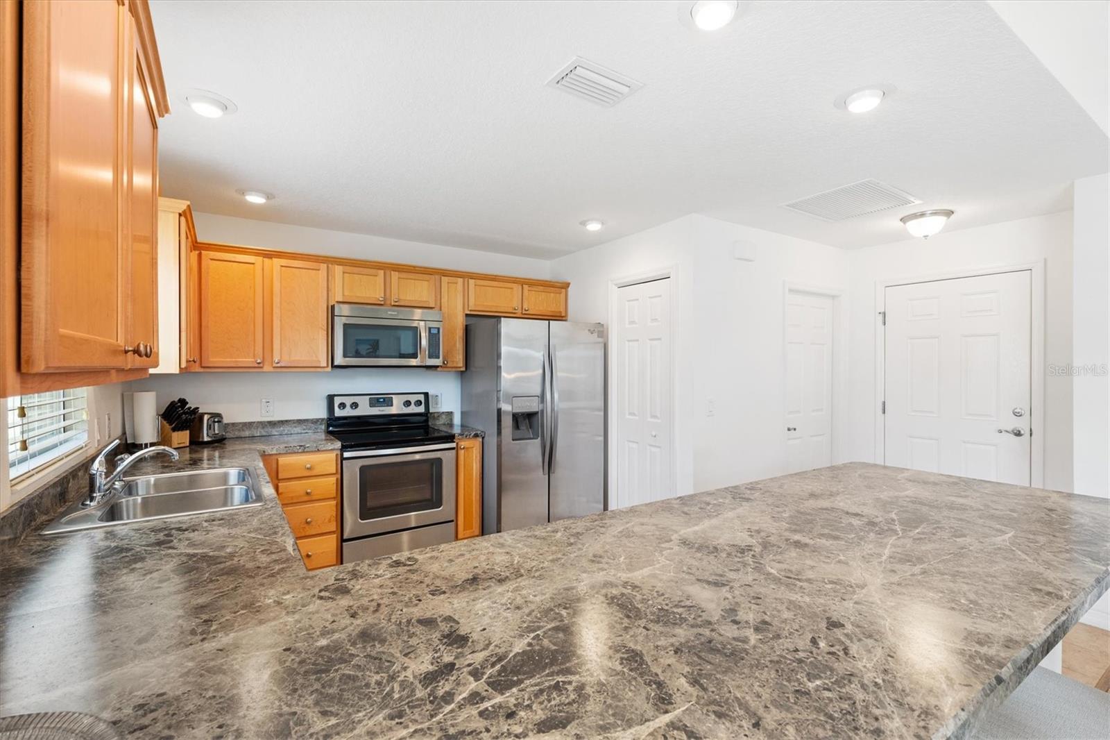 Image 4 of 27 For 3331 Overland Terrace