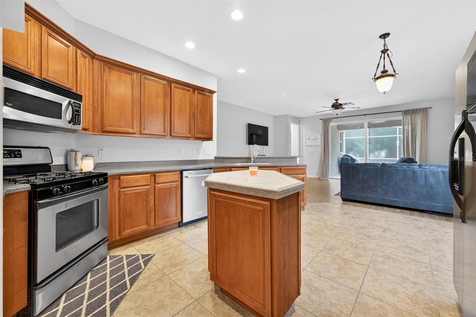 Image 10 of 74 For 33316 Irongate Dr