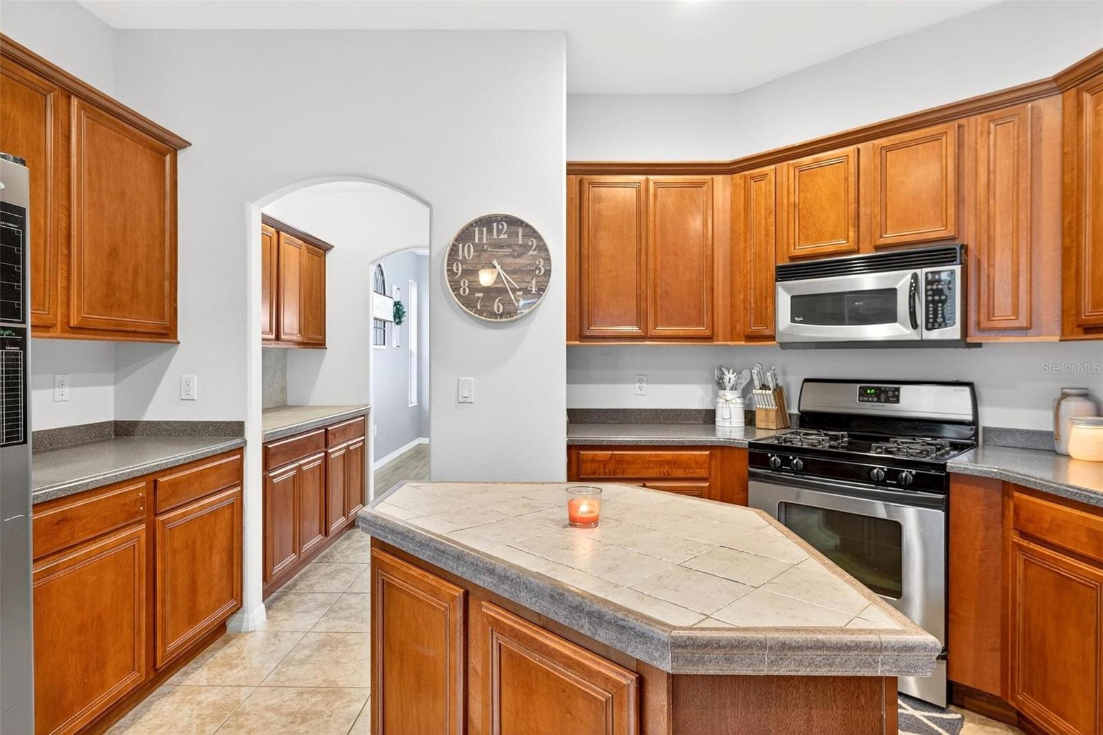 Image 13 of 74 For 33316 Irongate Dr
