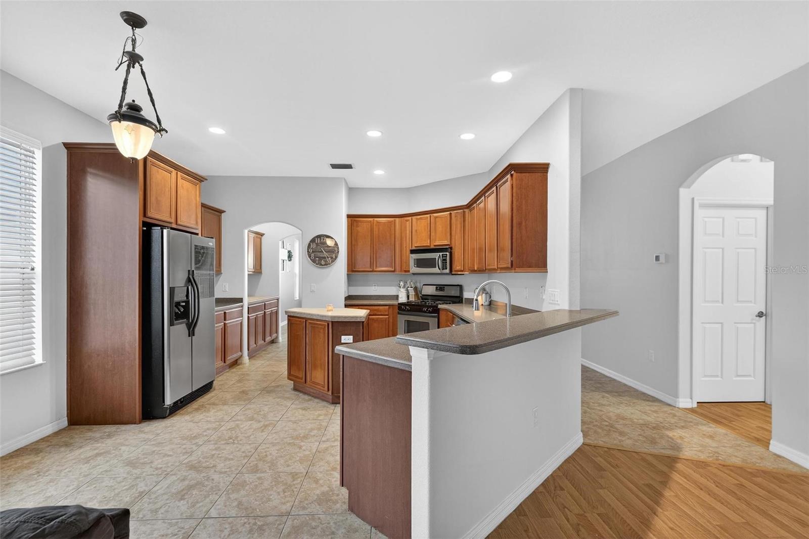 Image 16 of 74 For 33316 Irongate Dr