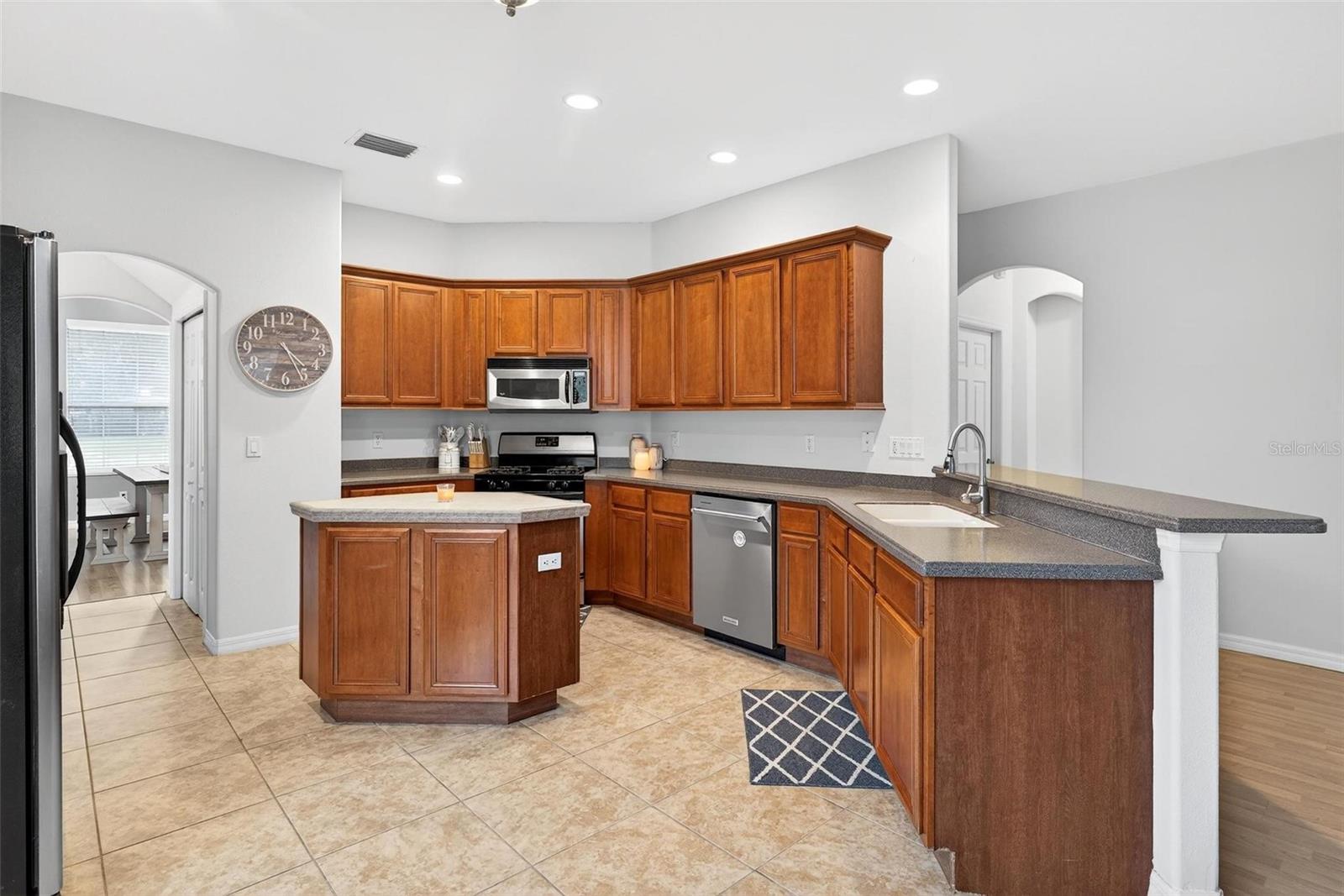 Image 2 of 74 For 33316 Irongate Dr