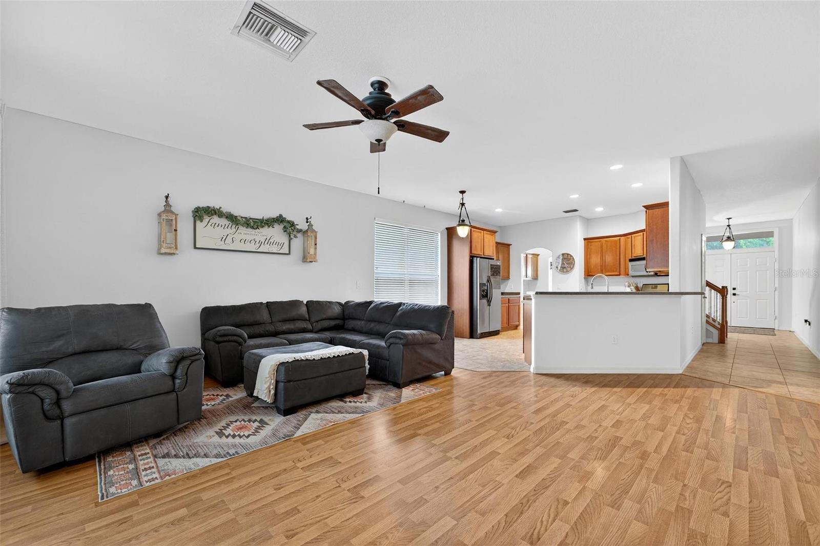 Image 20 of 74 For 33316 Irongate Dr