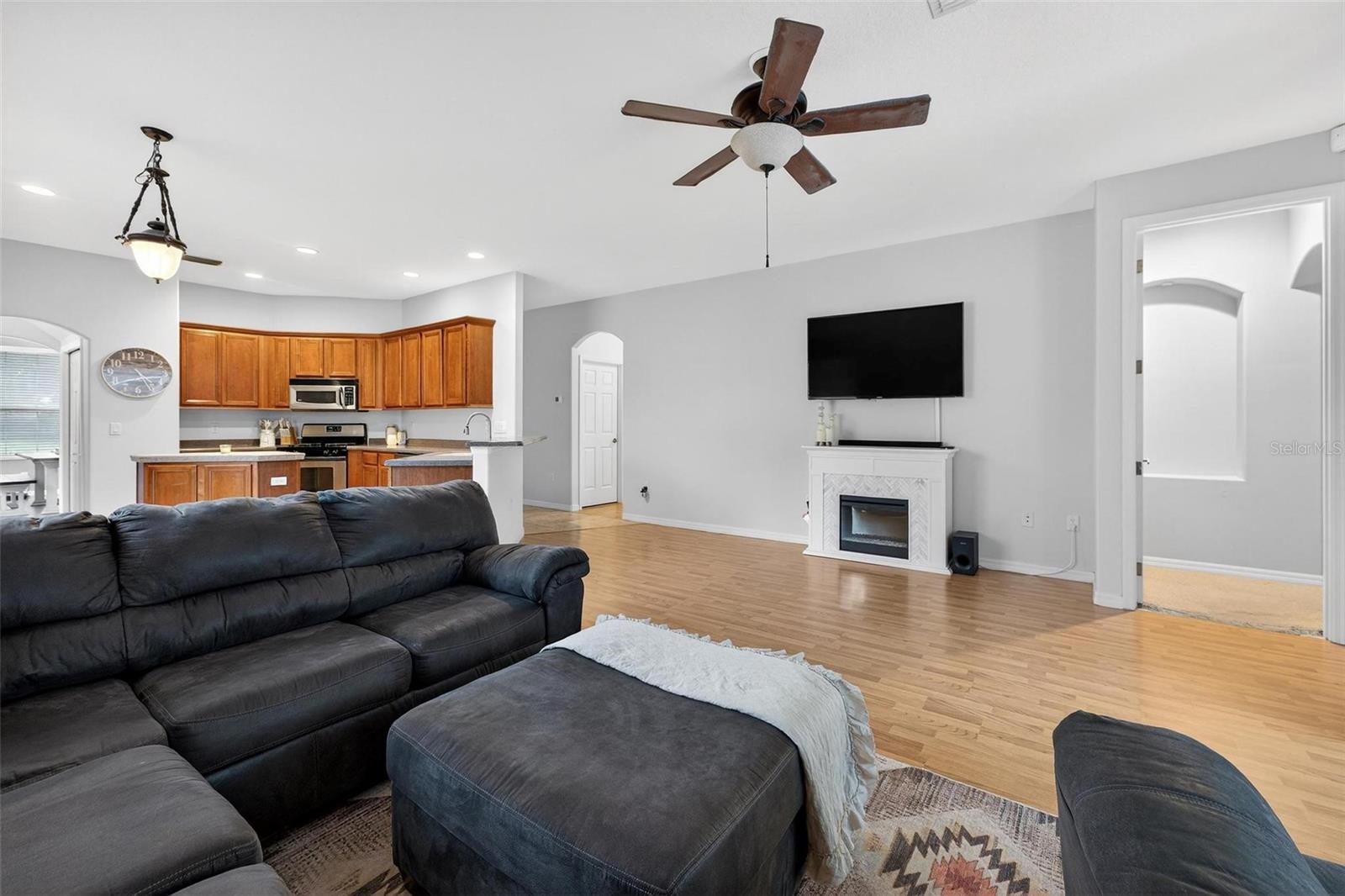 Image 21 of 74 For 33316 Irongate Dr