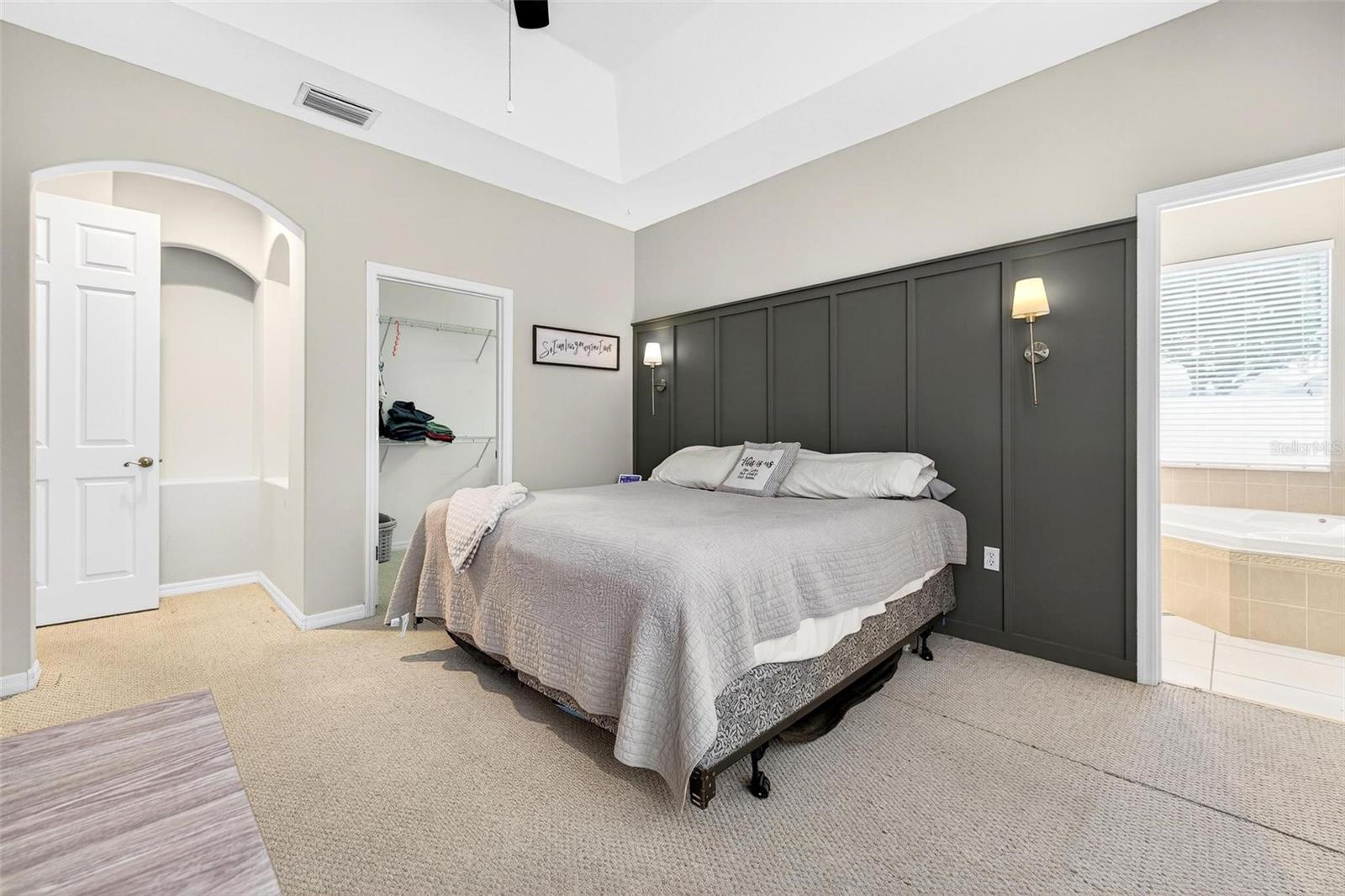 Image 25 of 74 For 33316 Irongate Dr
