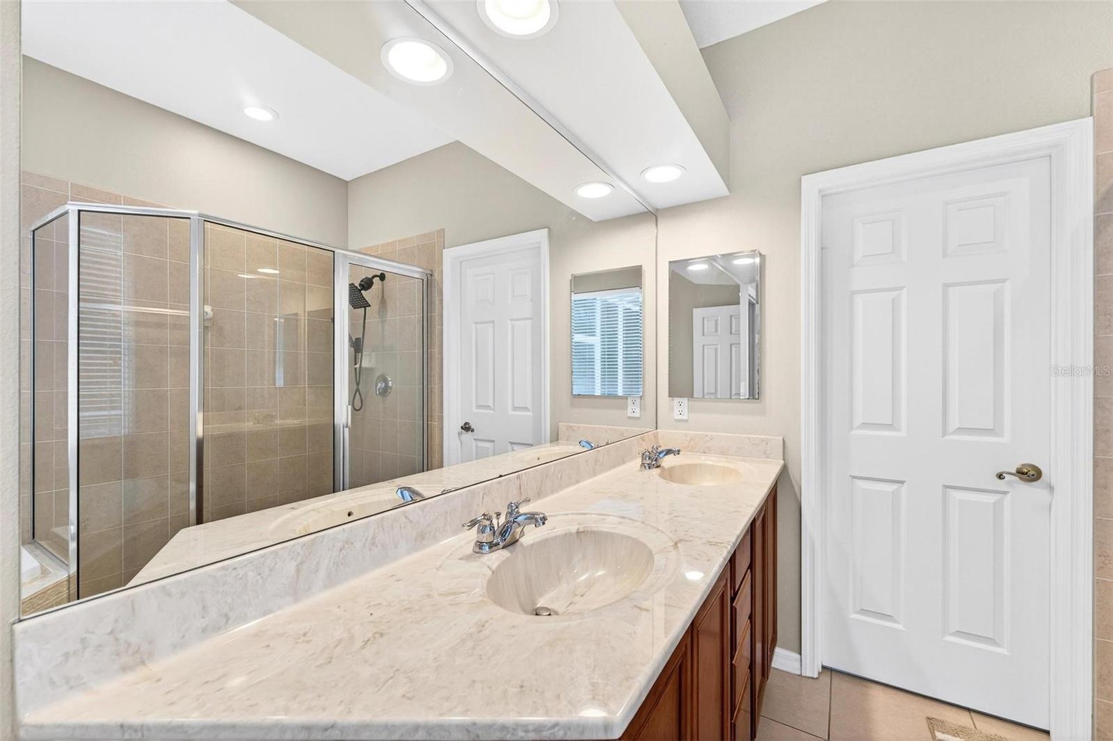 Image 30 of 74 For 33316 Irongate Dr