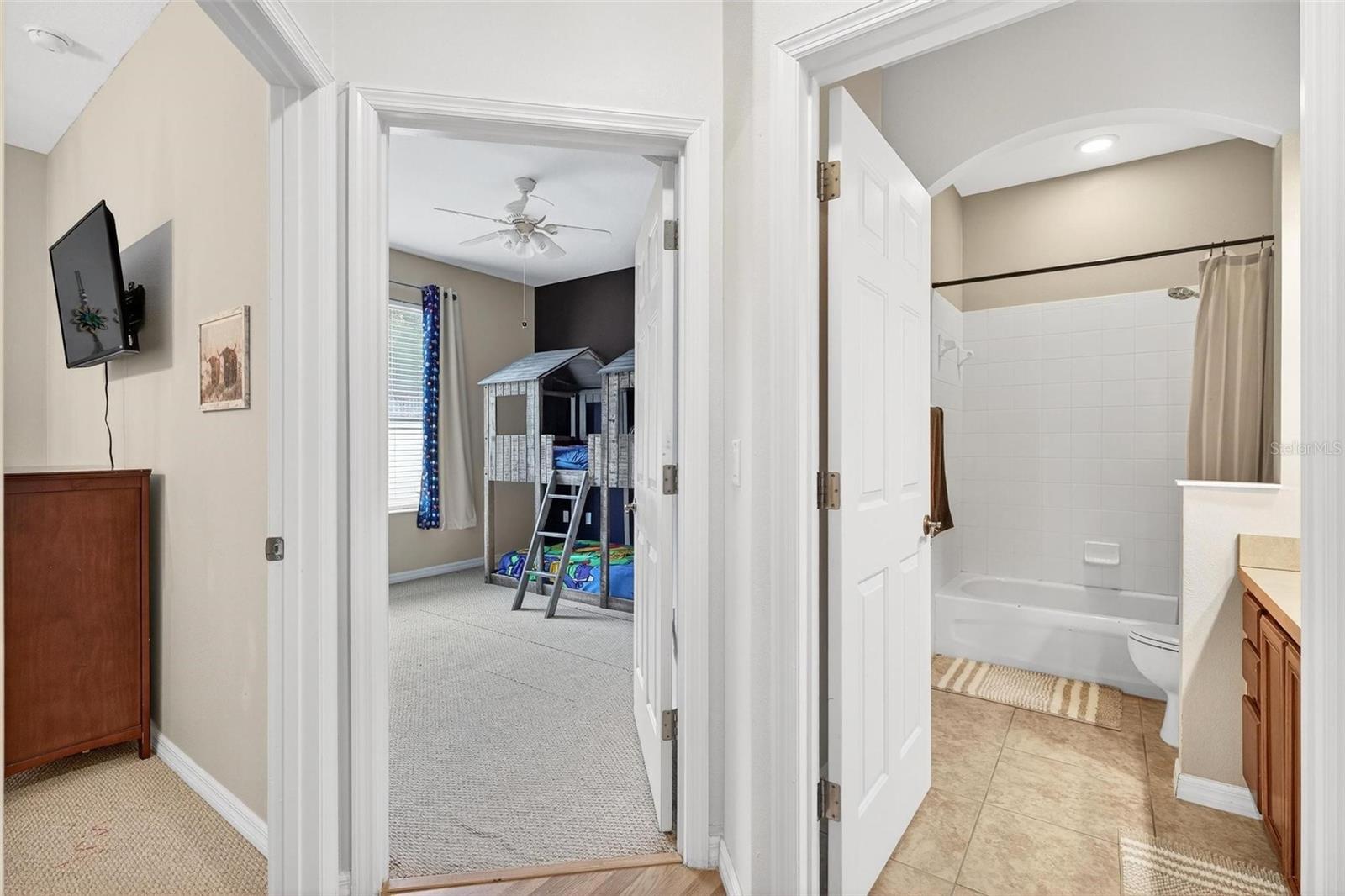 Image 36 of 74 For 33316 Irongate Dr