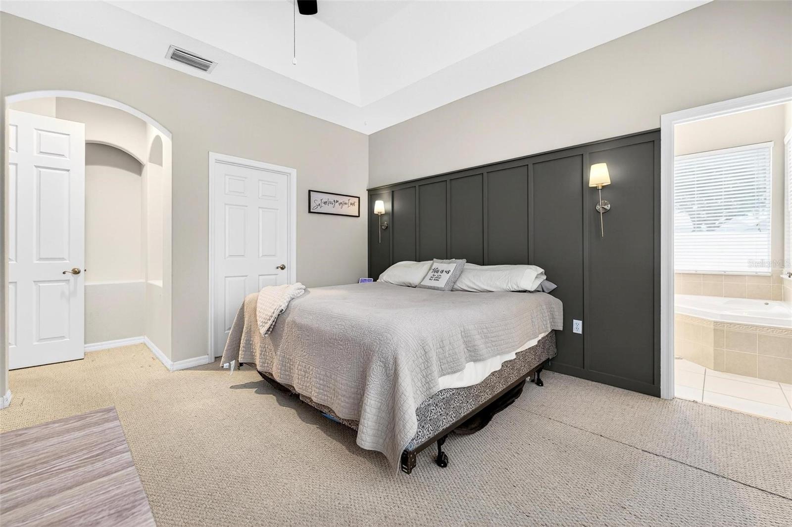 Image 4 of 74 For 33316 Irongate Dr