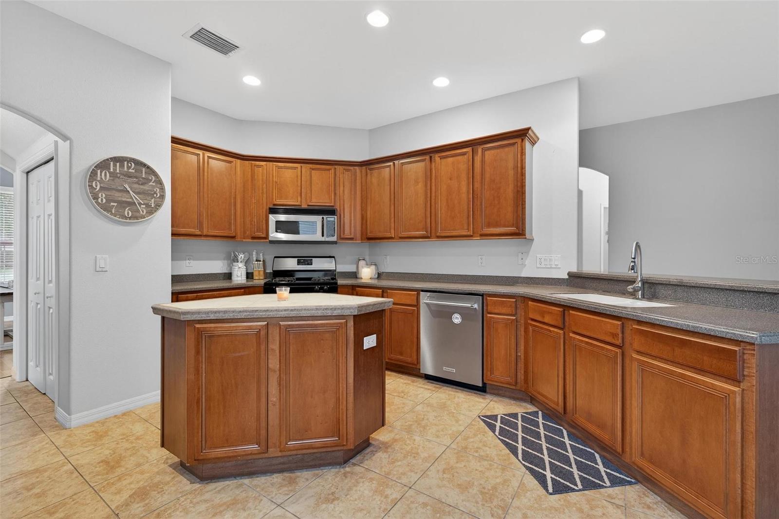 Image 9 of 74 For 33316 Irongate Dr