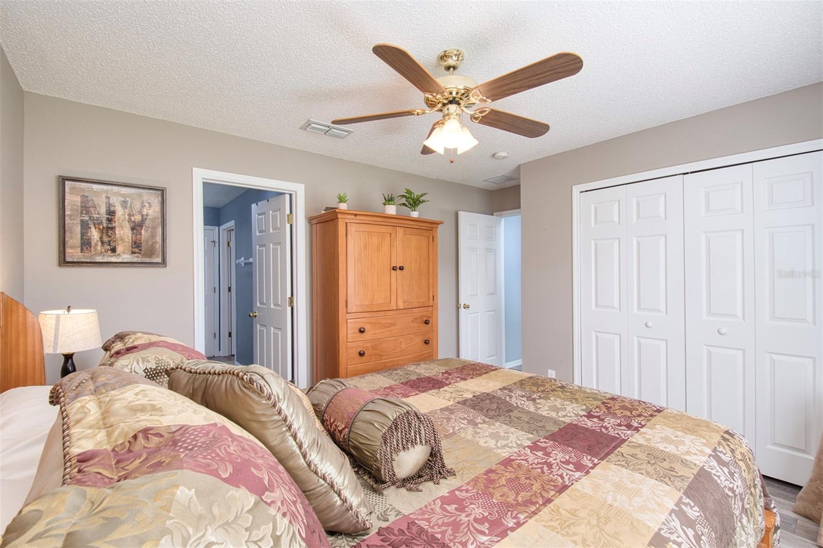 Image 15 of 31 For 1132 Hill Mount Drive