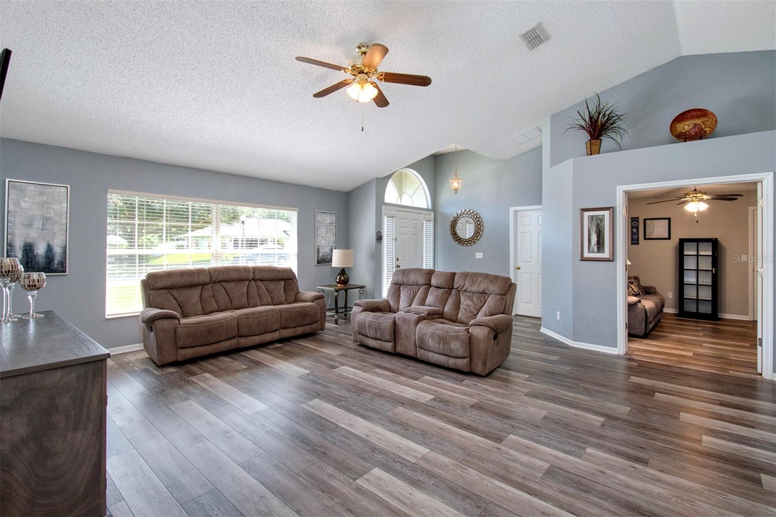 Image 21 of 31 For 1132 Hill Mount Drive