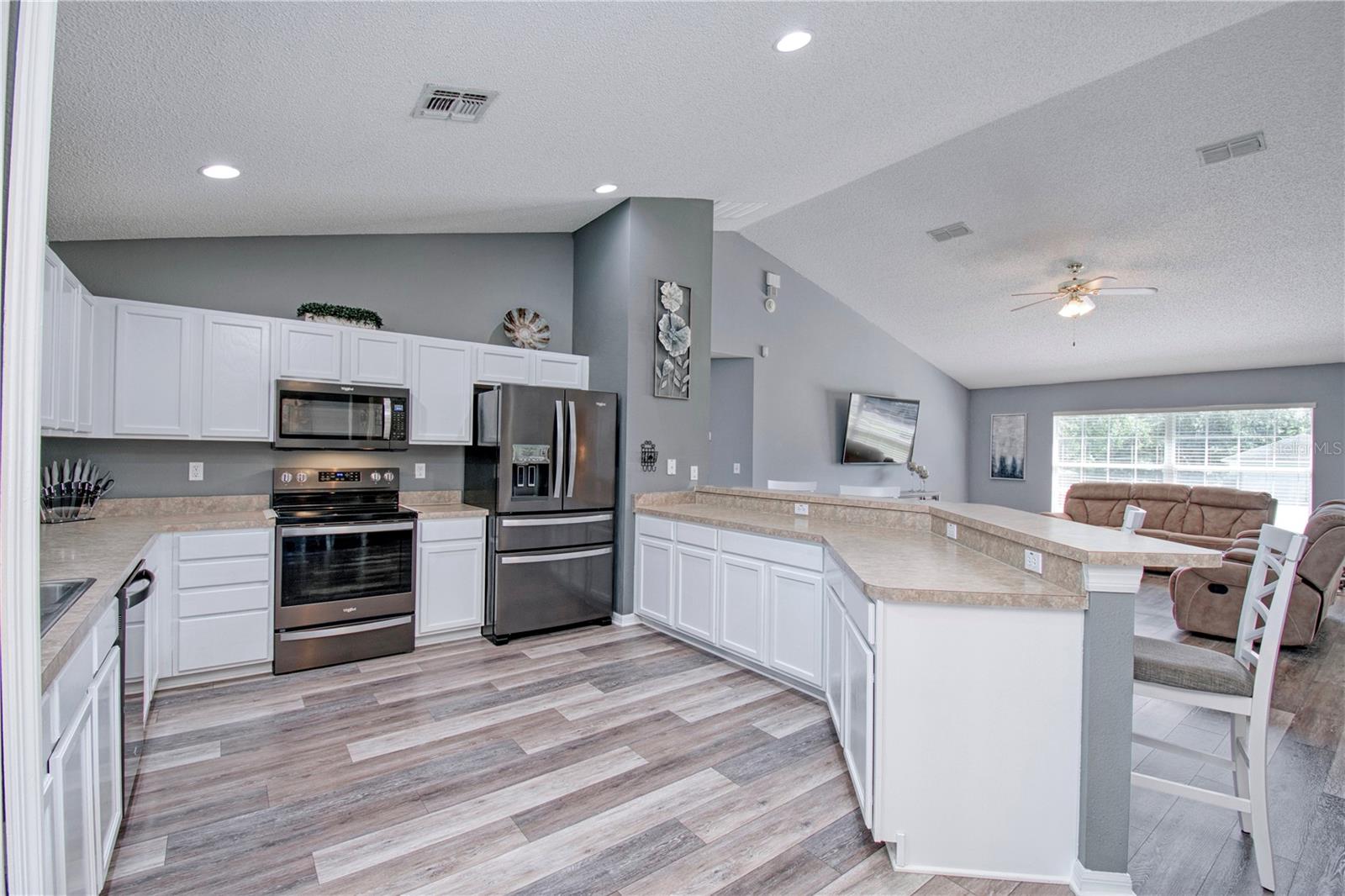 Image 4 of 31 For 1132 Hill Mount Drive