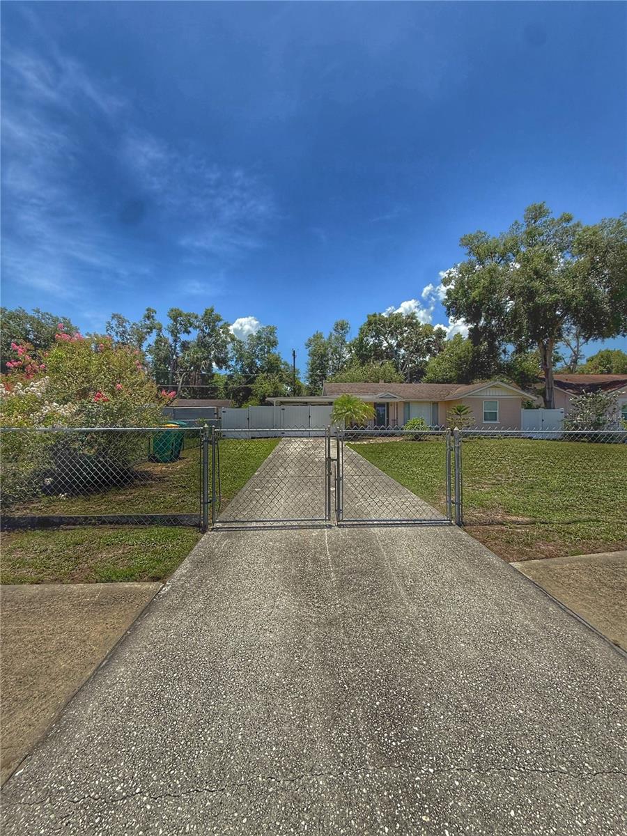 Image 3 of 39 For 100 Idlewild Avenue