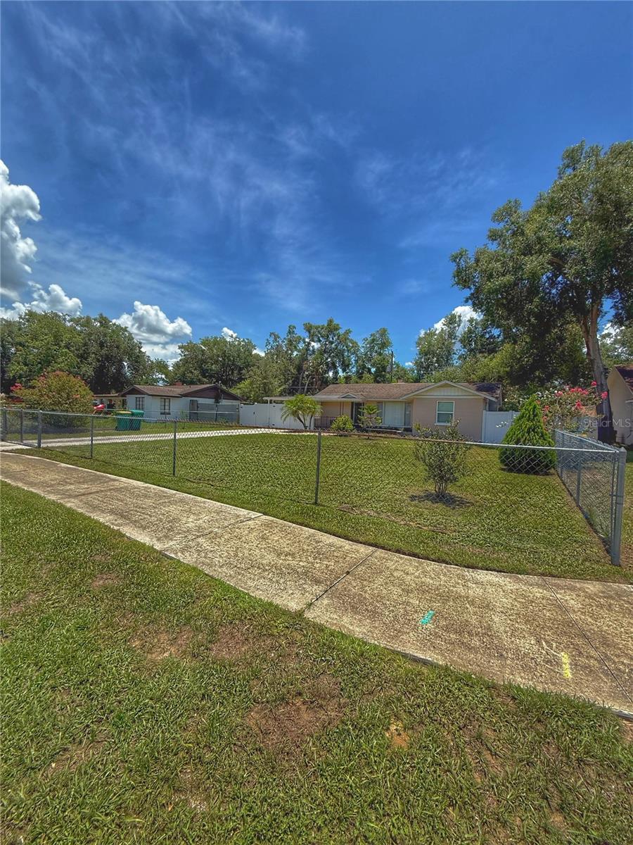 Image 4 of 39 For 100 Idlewild Avenue