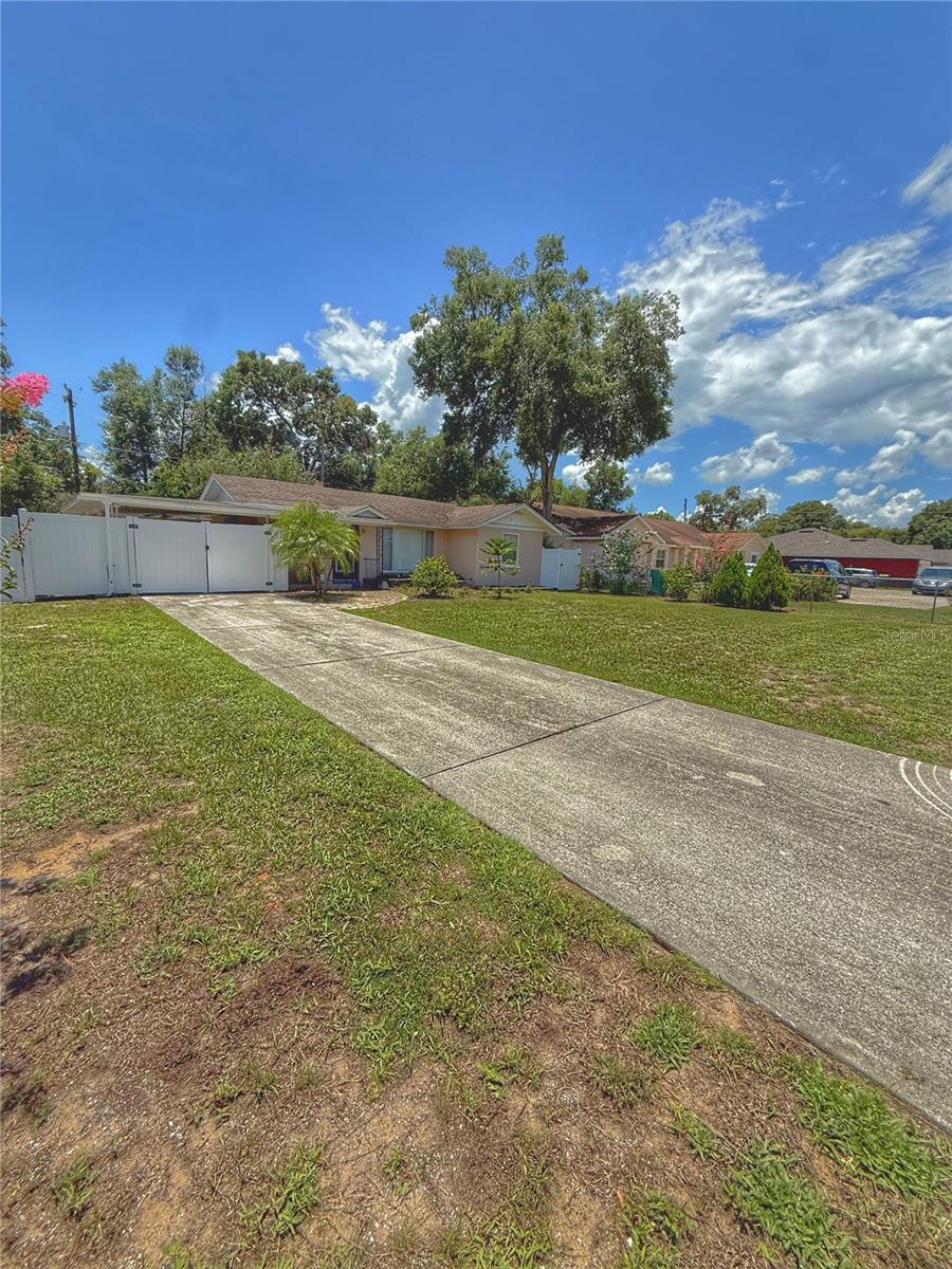 Image 7 of 39 For 100 Idlewild Avenue
