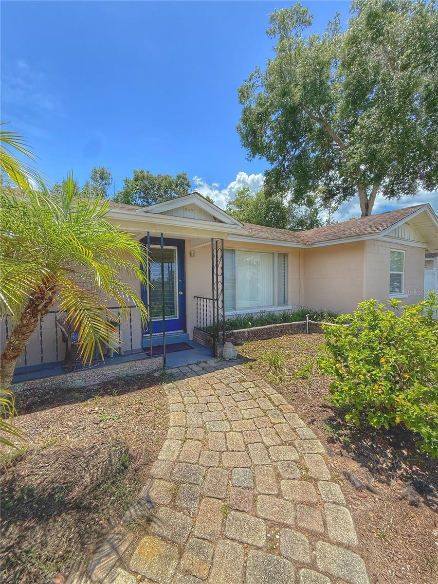 Image 9 of 39 For 100 Idlewild Avenue