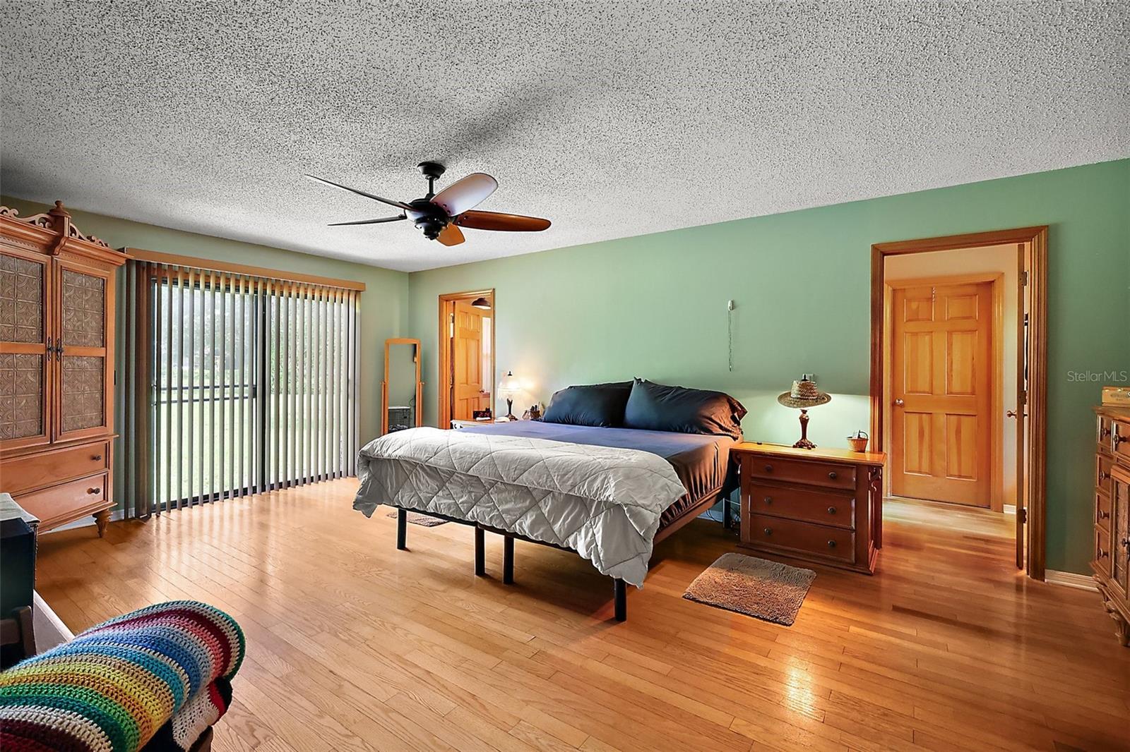 Image 9 of 40 For 672 Belt Avenue