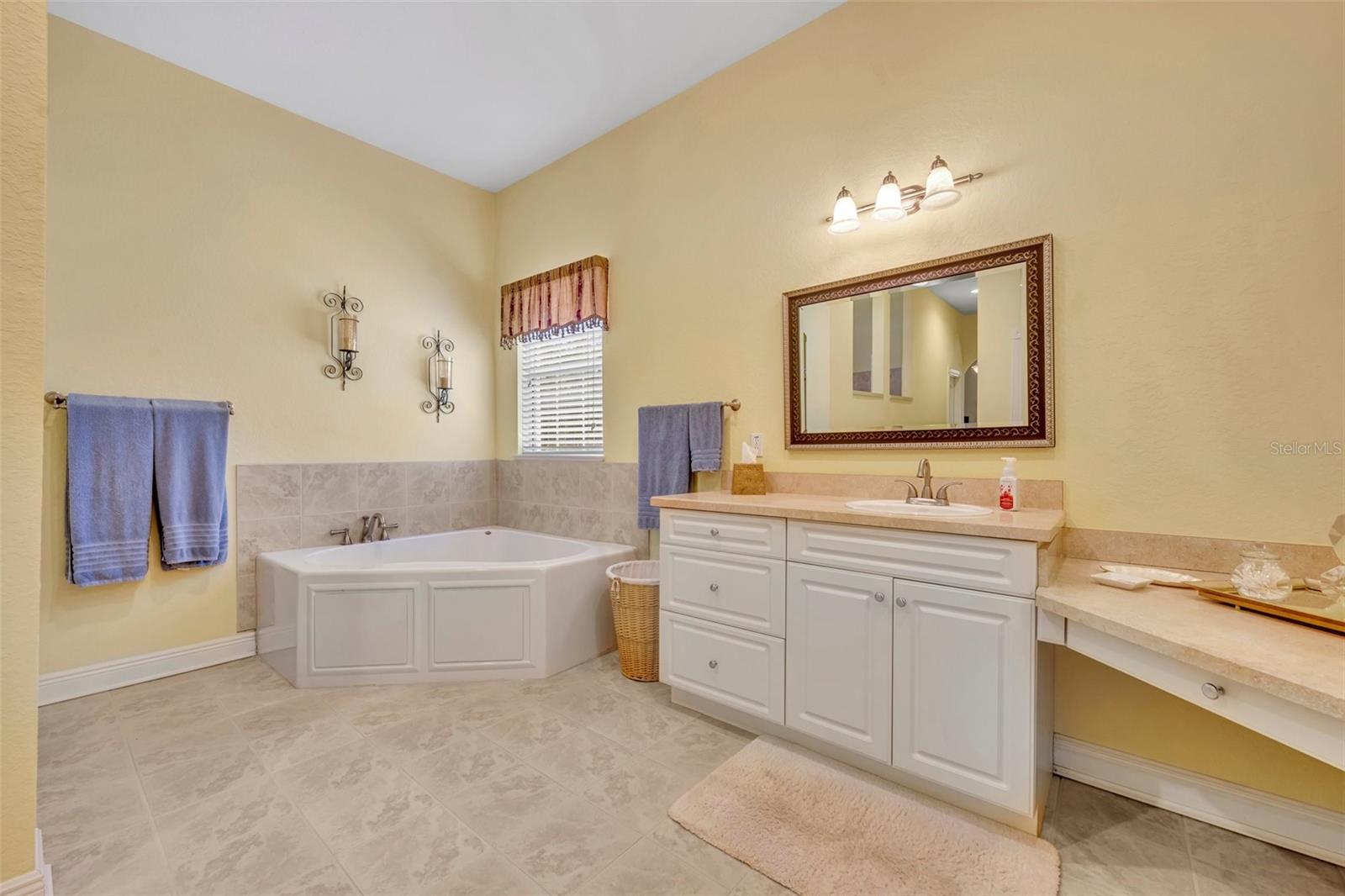 Image 30 of 71 For 30342 Vitex Avenue