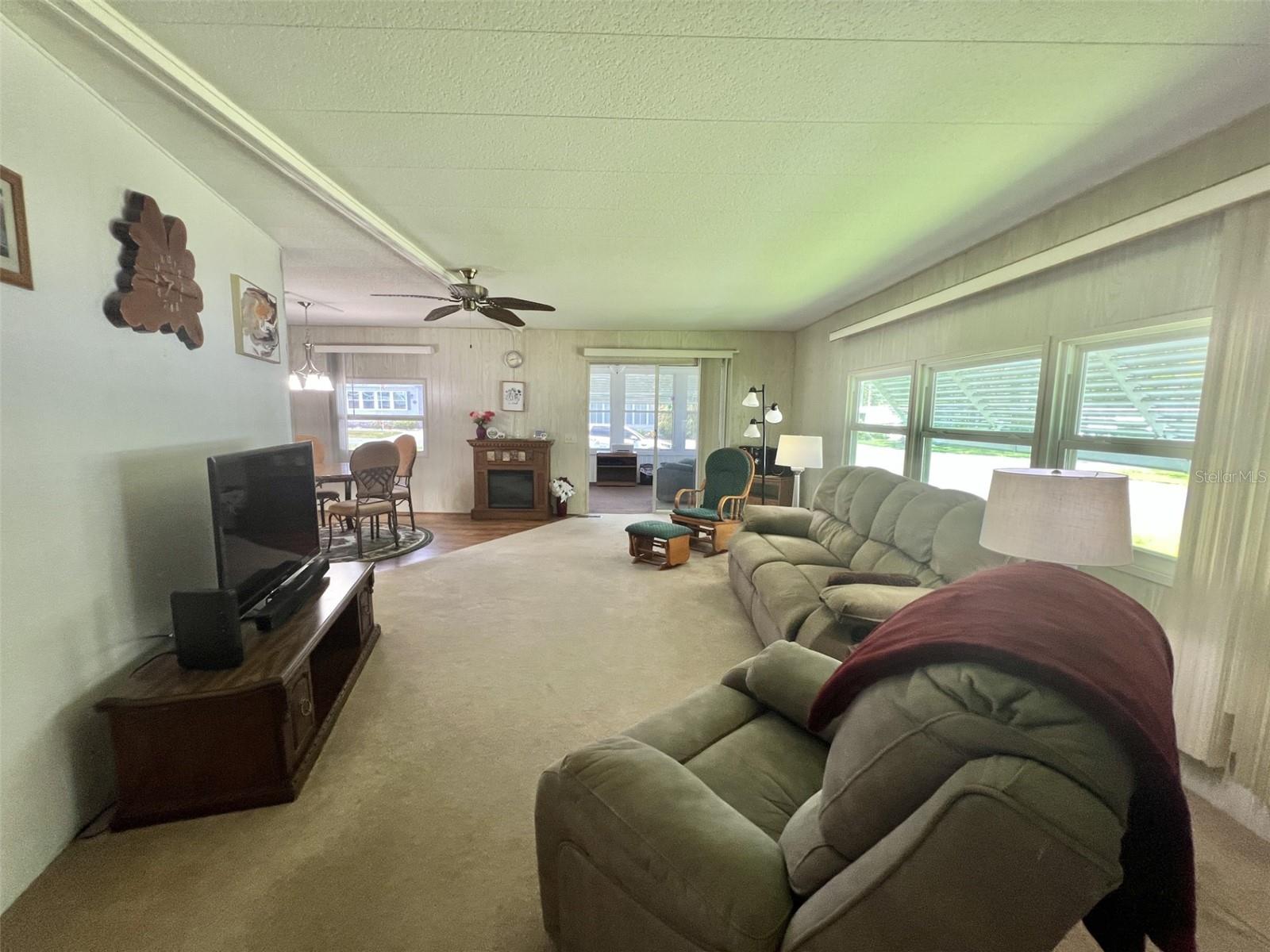 Image 2 of 57 For 424 Hawthorne Boulevard