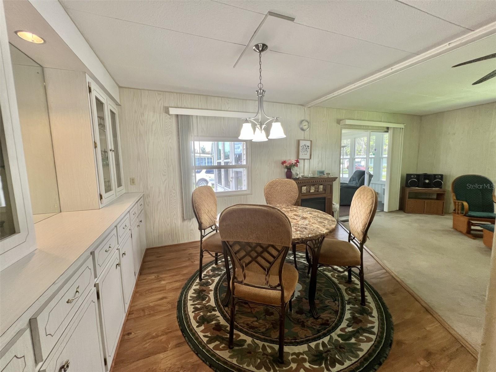 Image 4 of 57 For 424 Hawthorne Boulevard