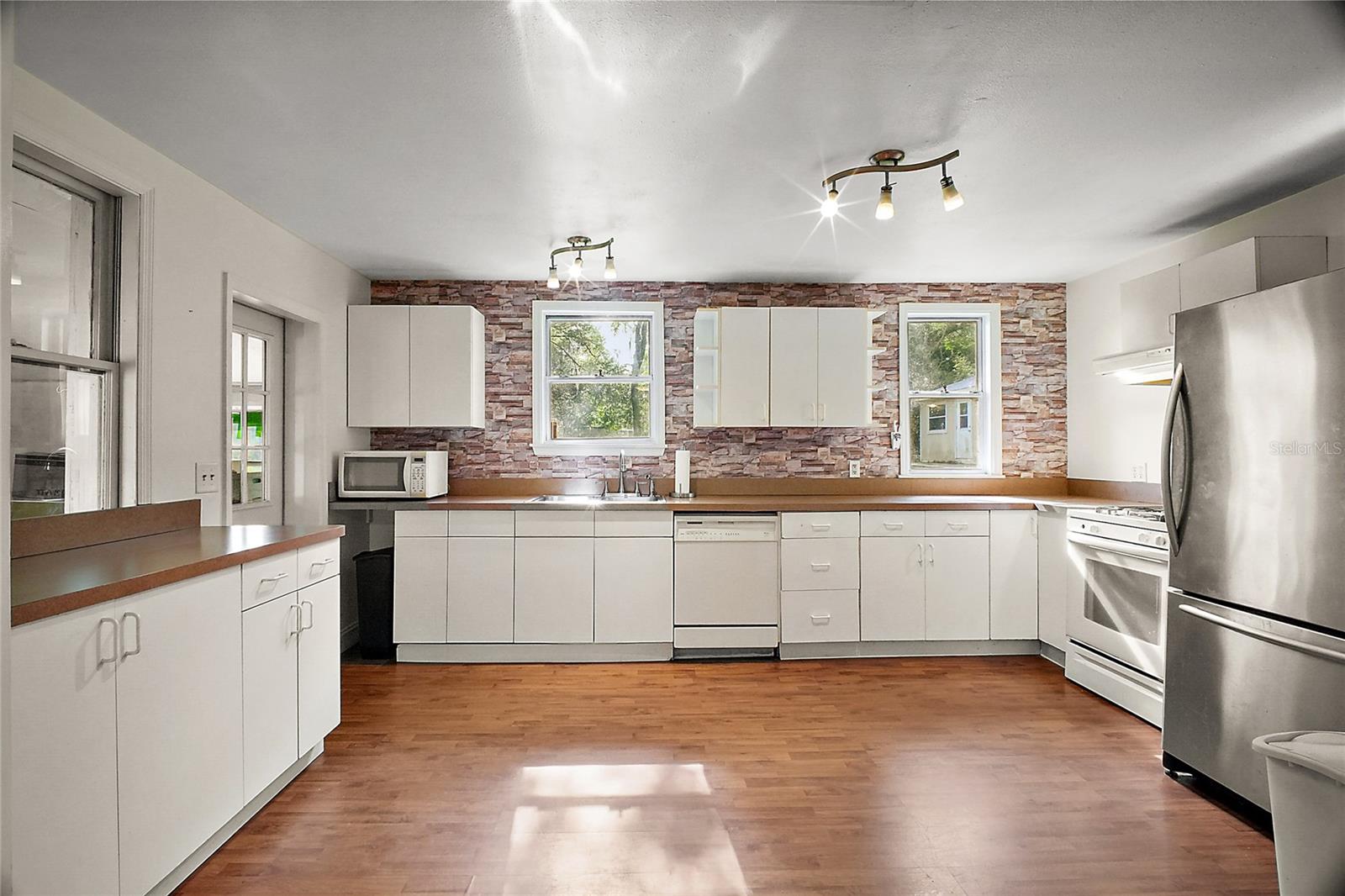 Image 10 of 28 For 31136 Senese Road