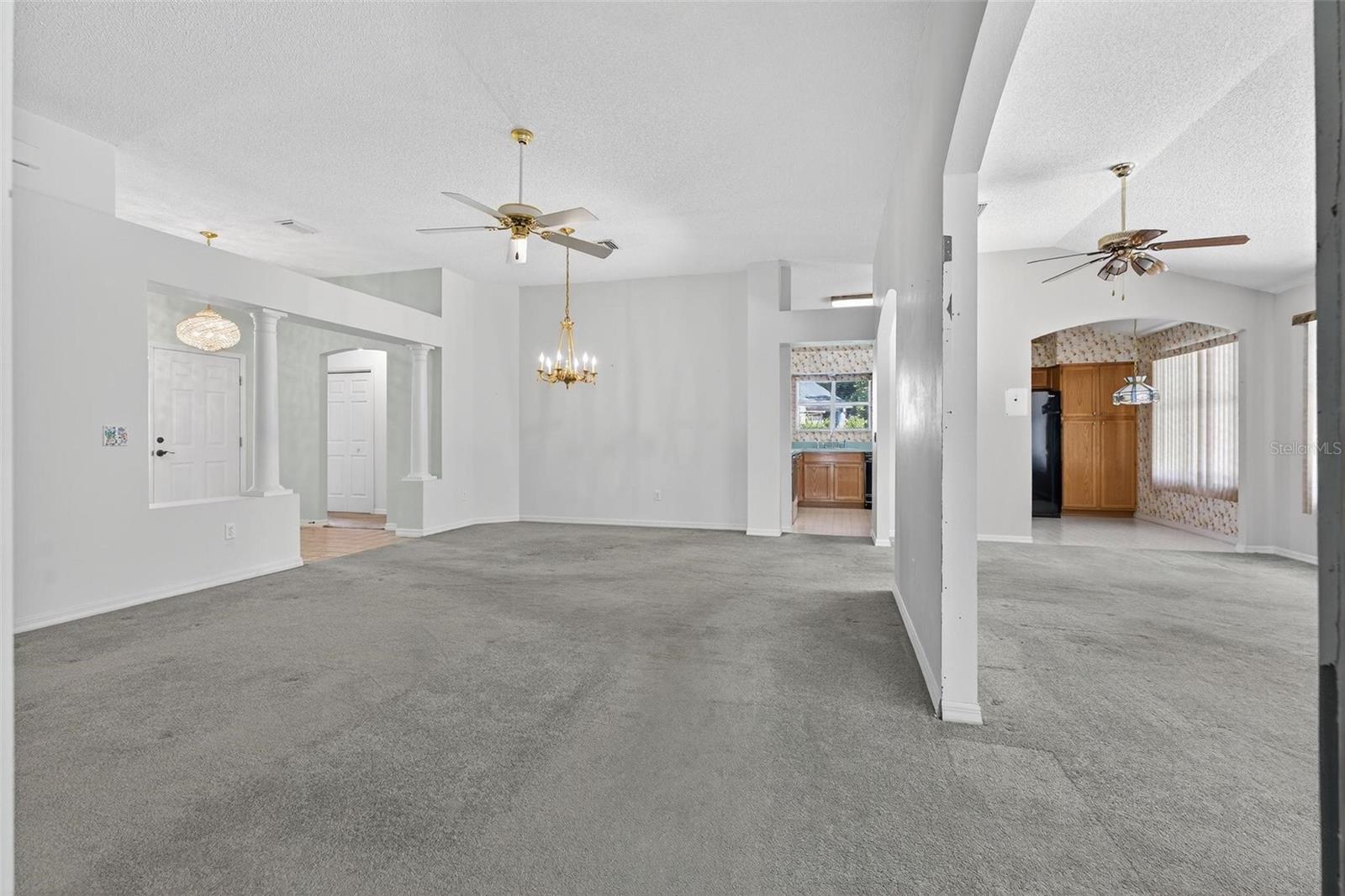 Image 11 of 53 For 206 Palermo Place