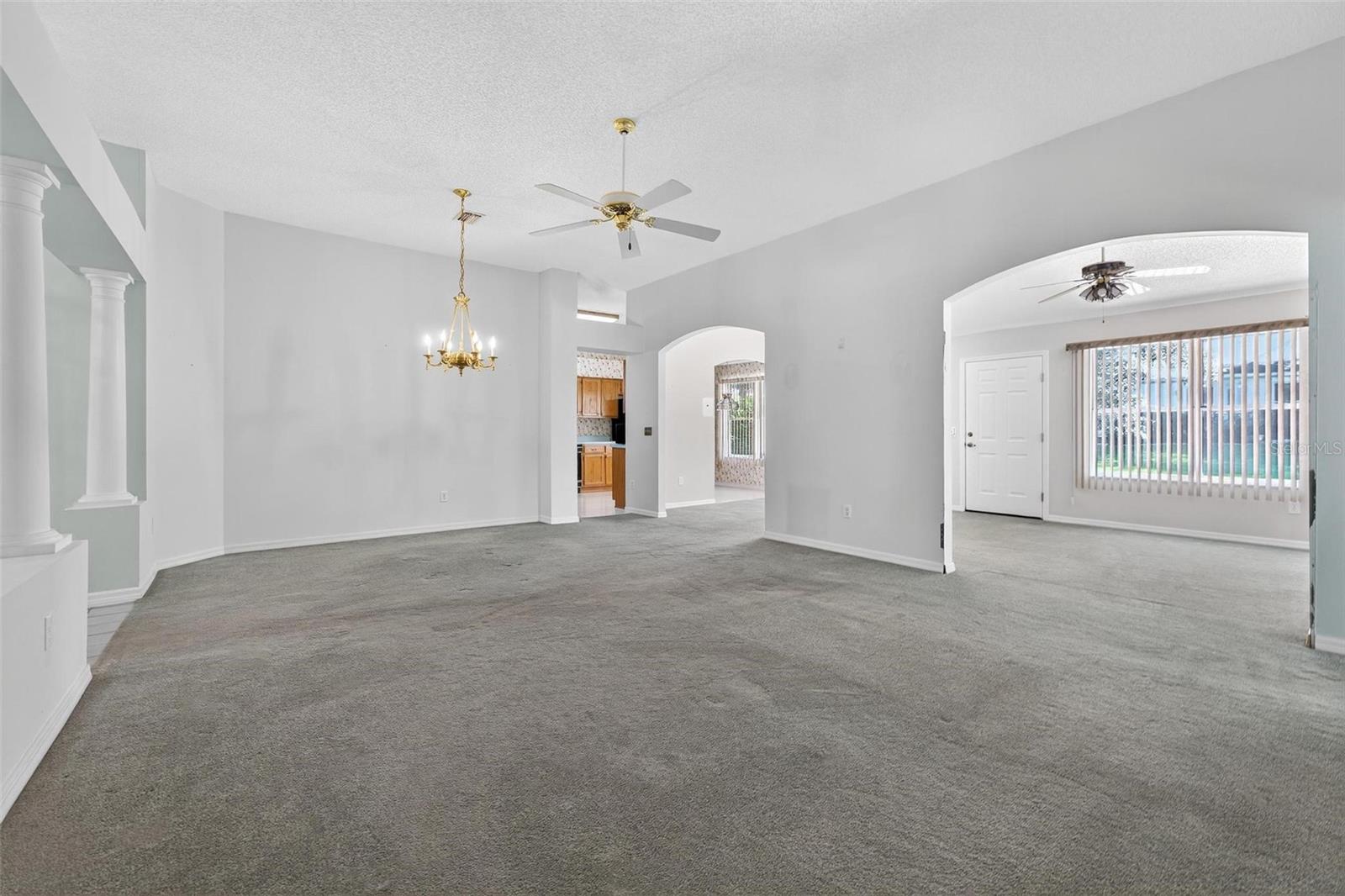 Image 12 of 53 For 206 Palermo Place