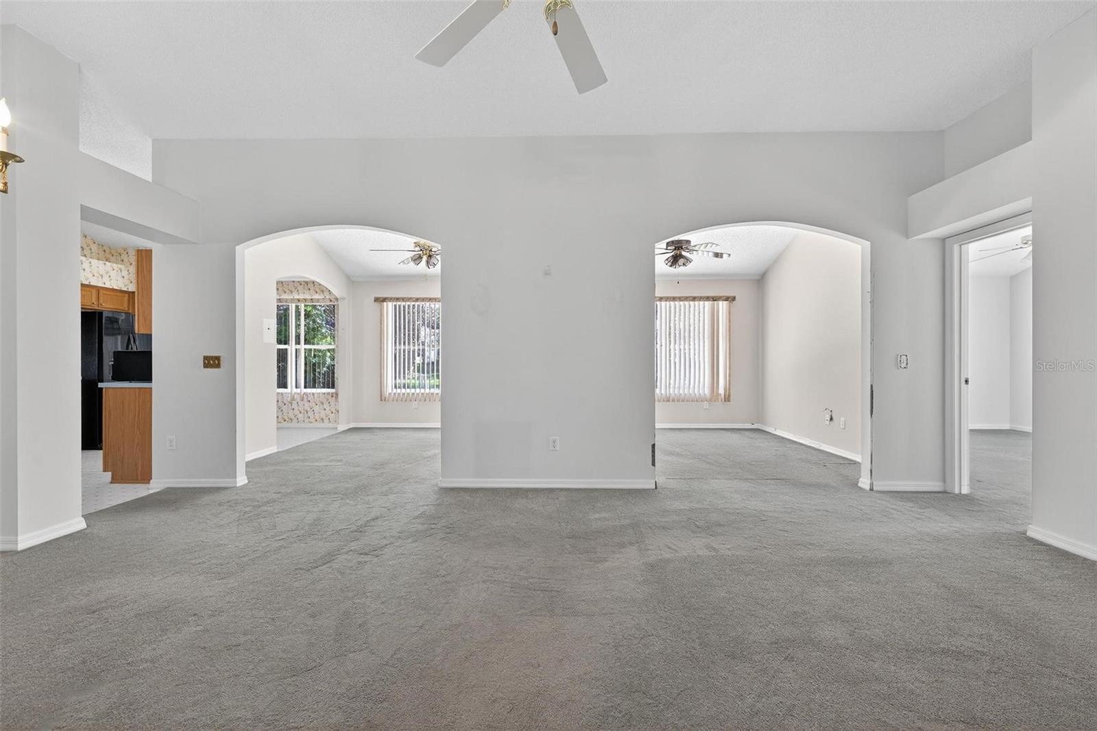 Image 13 of 53 For 206 Palermo Place