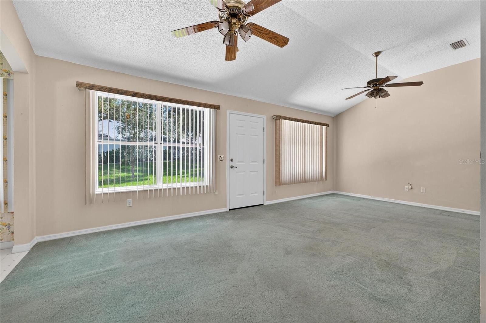 Image 14 of 53 For 206 Palermo Place