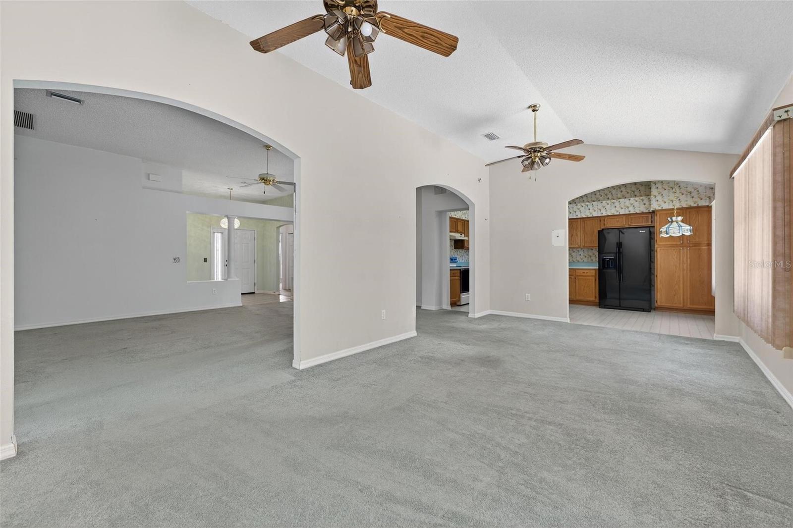 Image 16 of 53 For 206 Palermo Place