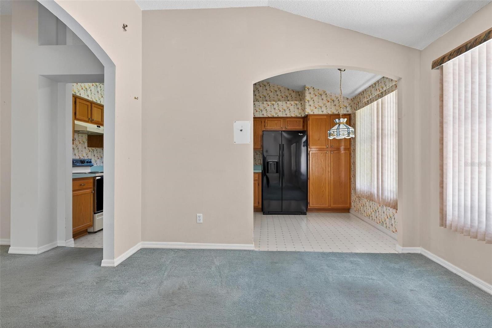Image 17 of 53 For 206 Palermo Place