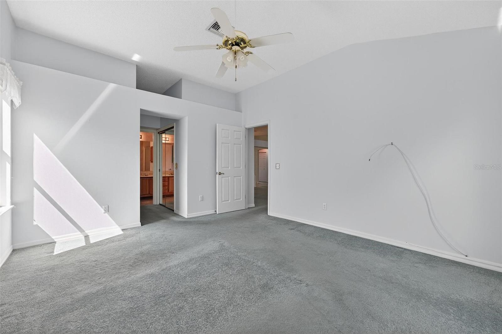 Image 26 of 53 For 206 Palermo Place