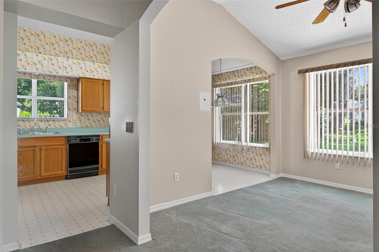 Image 35 of 53 For 206 Palermo Place