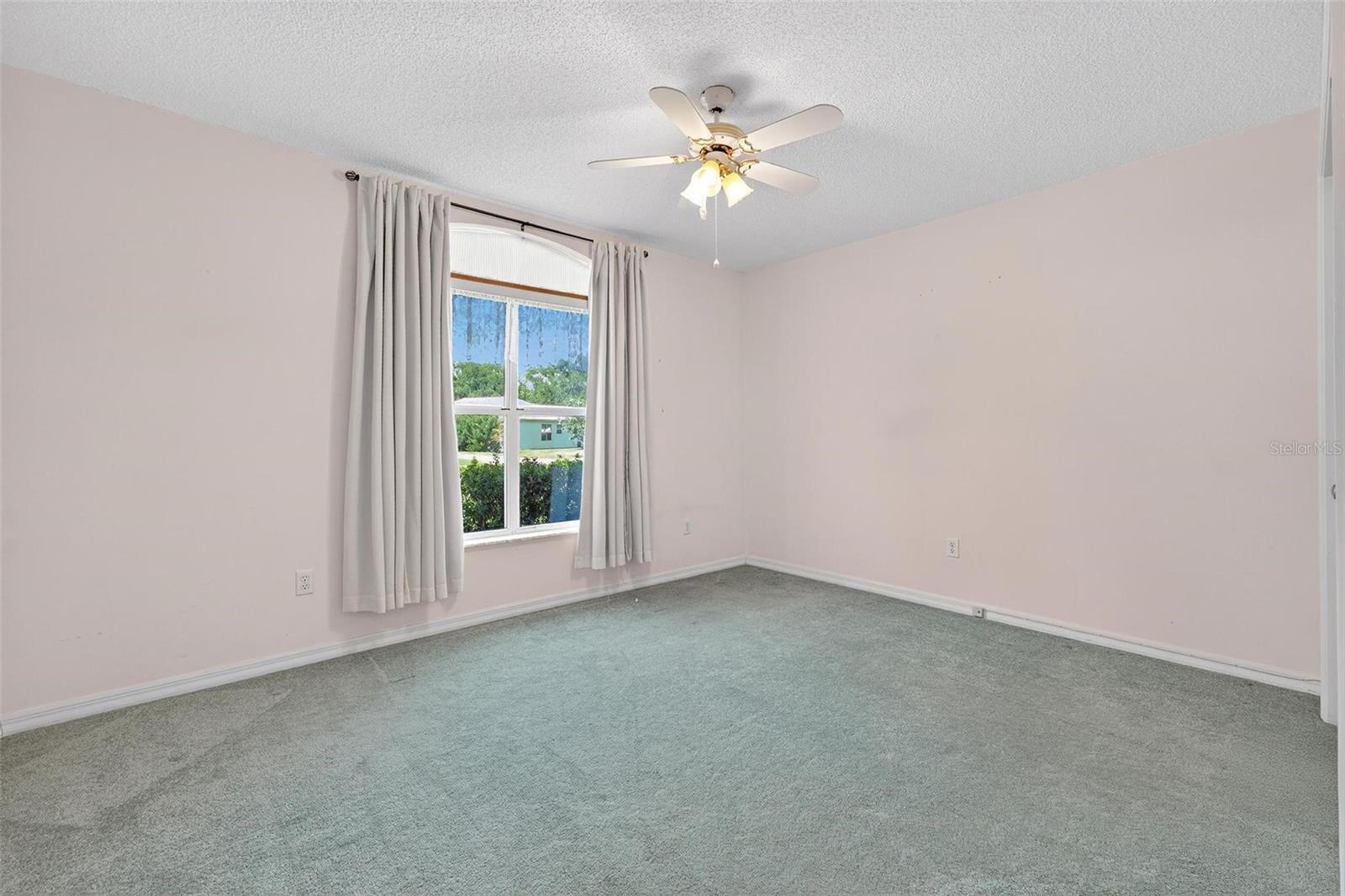 Image 36 of 53 For 206 Palermo Place