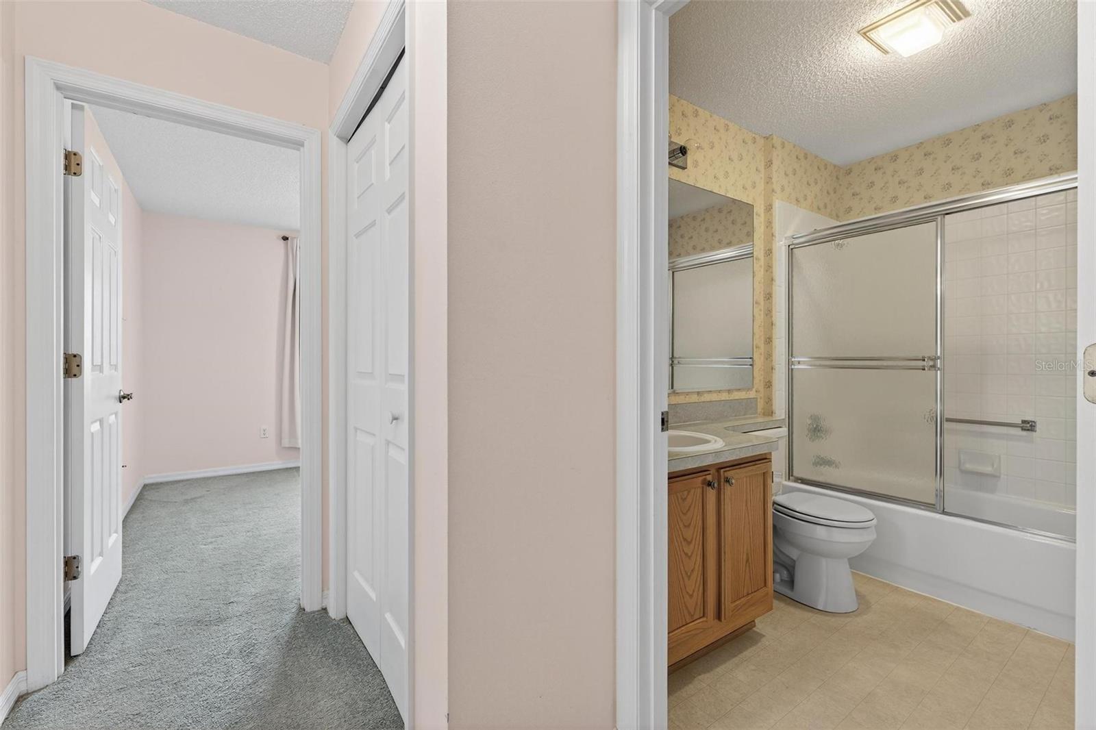 Image 41 of 53 For 206 Palermo Place