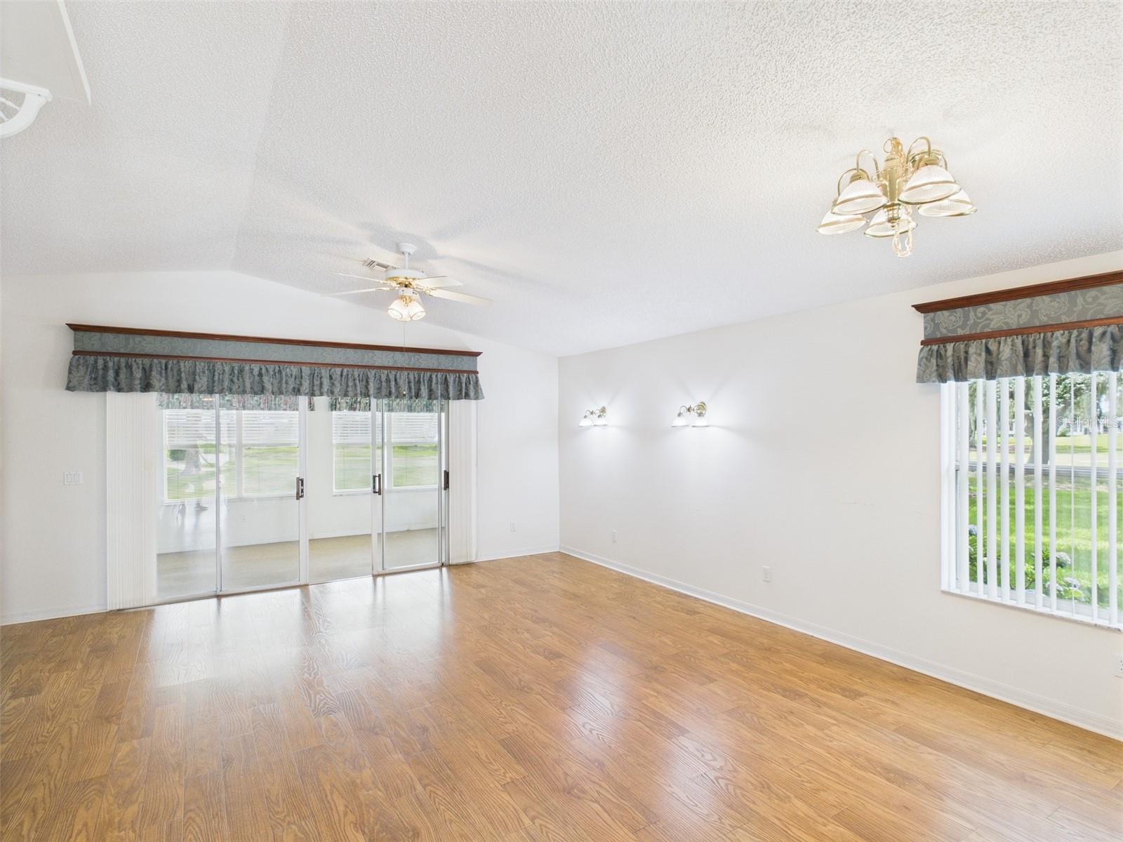 Image 4 of 28 For 32701 Timberwood Drive