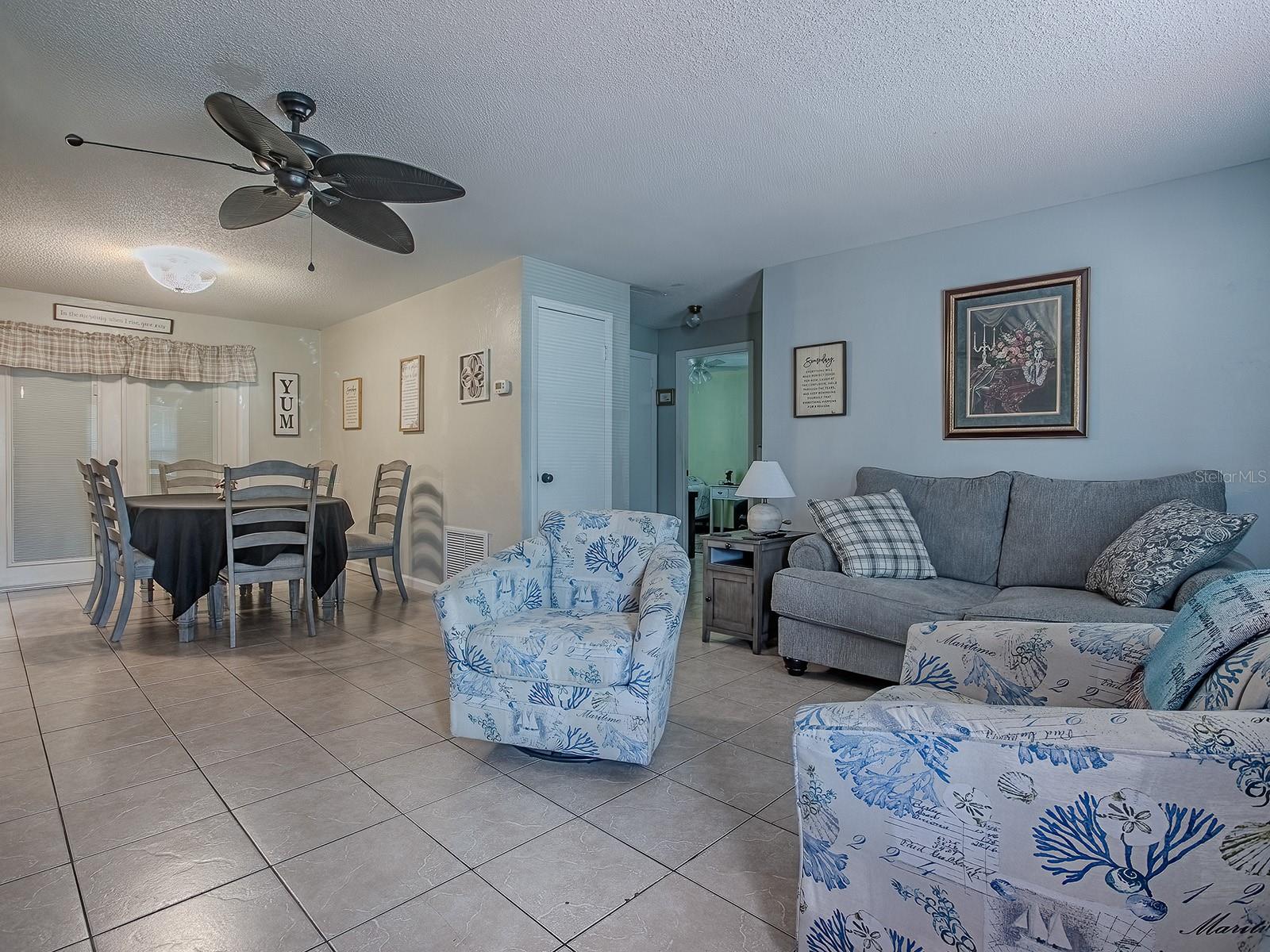 Image 10 of 51 For 564 Lancaster Avenue
