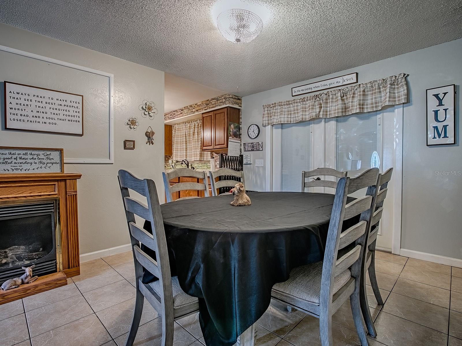 Image 14 of 51 For 564 Lancaster Avenue