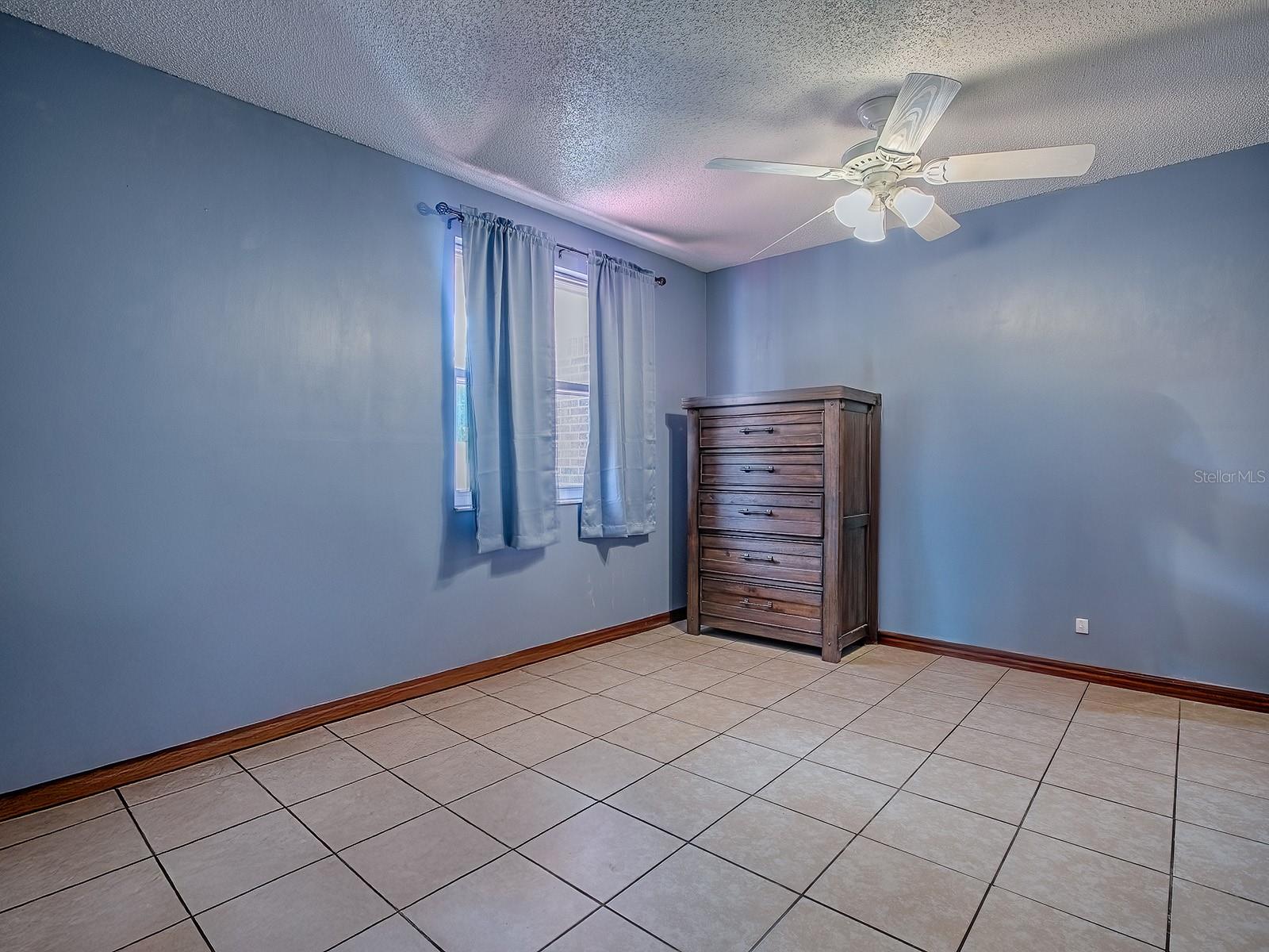 Image 19 of 51 For 564 Lancaster Avenue