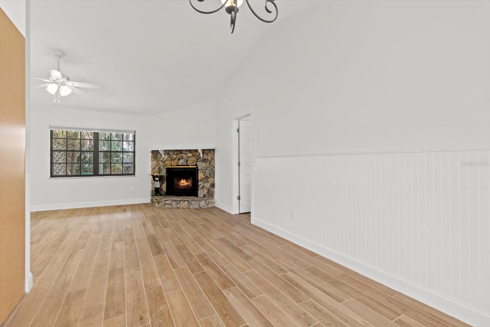 Image 14 of 50 For 11770 Sunnybrook Court
