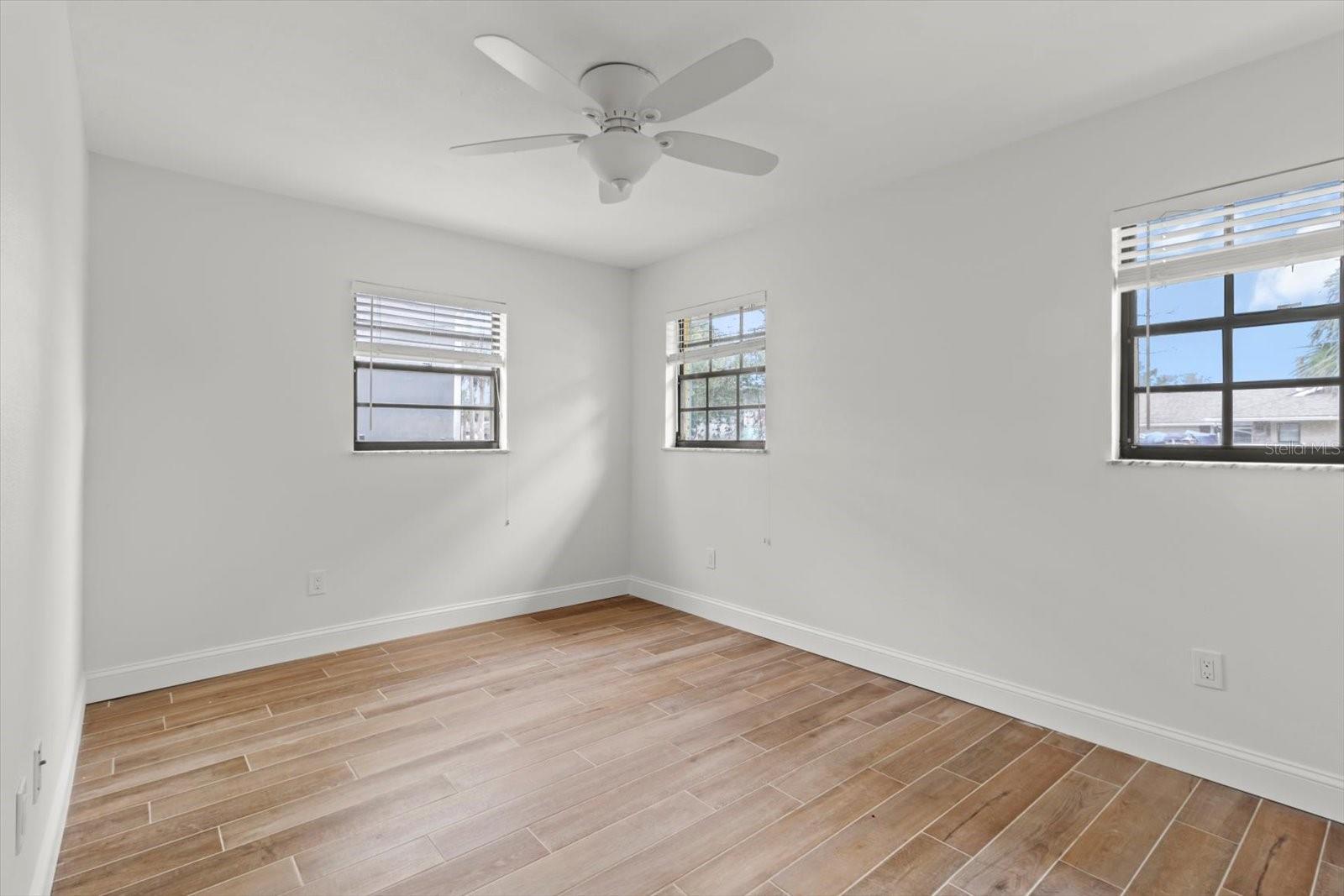 Image 15 of 50 For 11770 Sunnybrook Court
