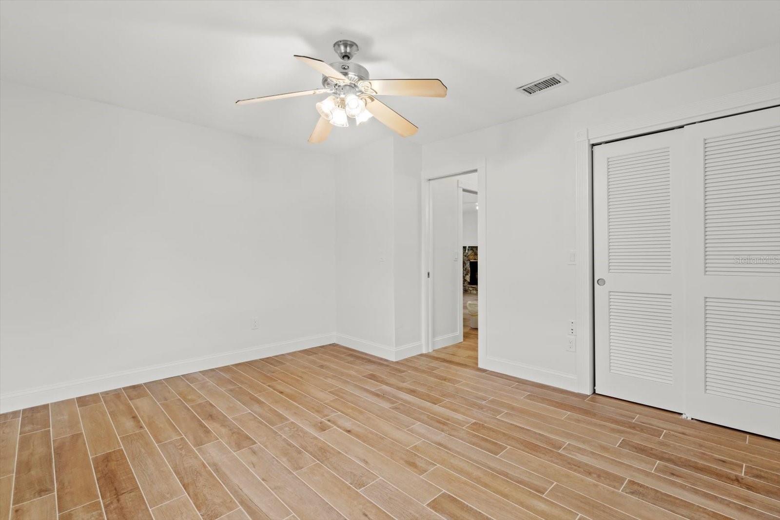 Image 21 of 50 For 11770 Sunnybrook Court