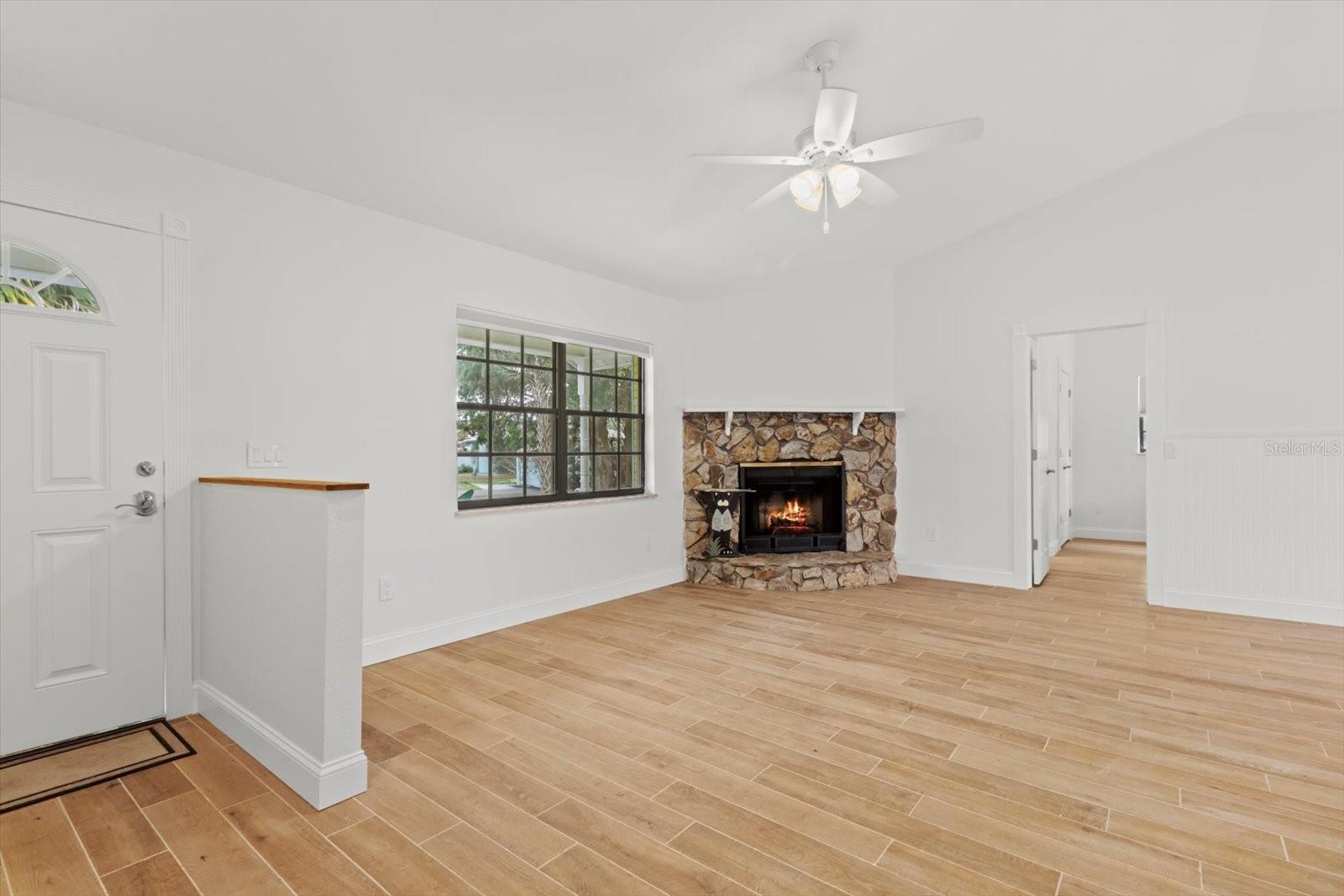 Image 32 of 50 For 11770 Sunnybrook Court