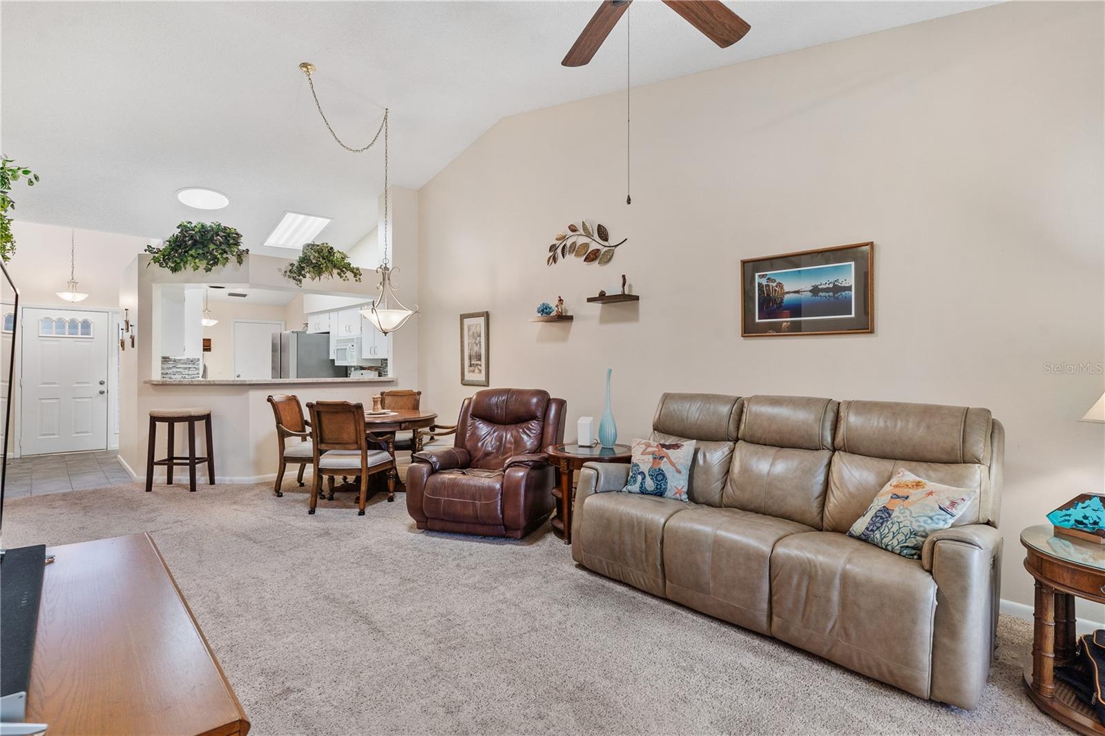 Image 14 of 41 For 5512 Rosewall Circle