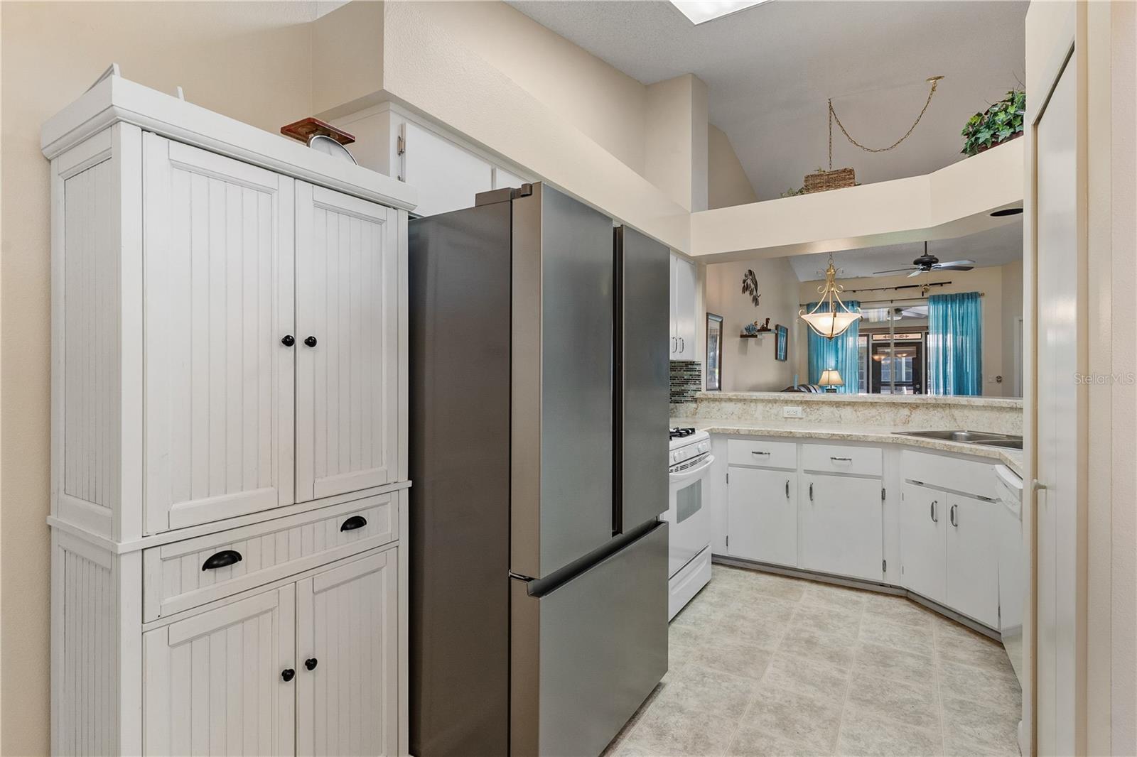 Image 20 of 41 For 5512 Rosewall Circle